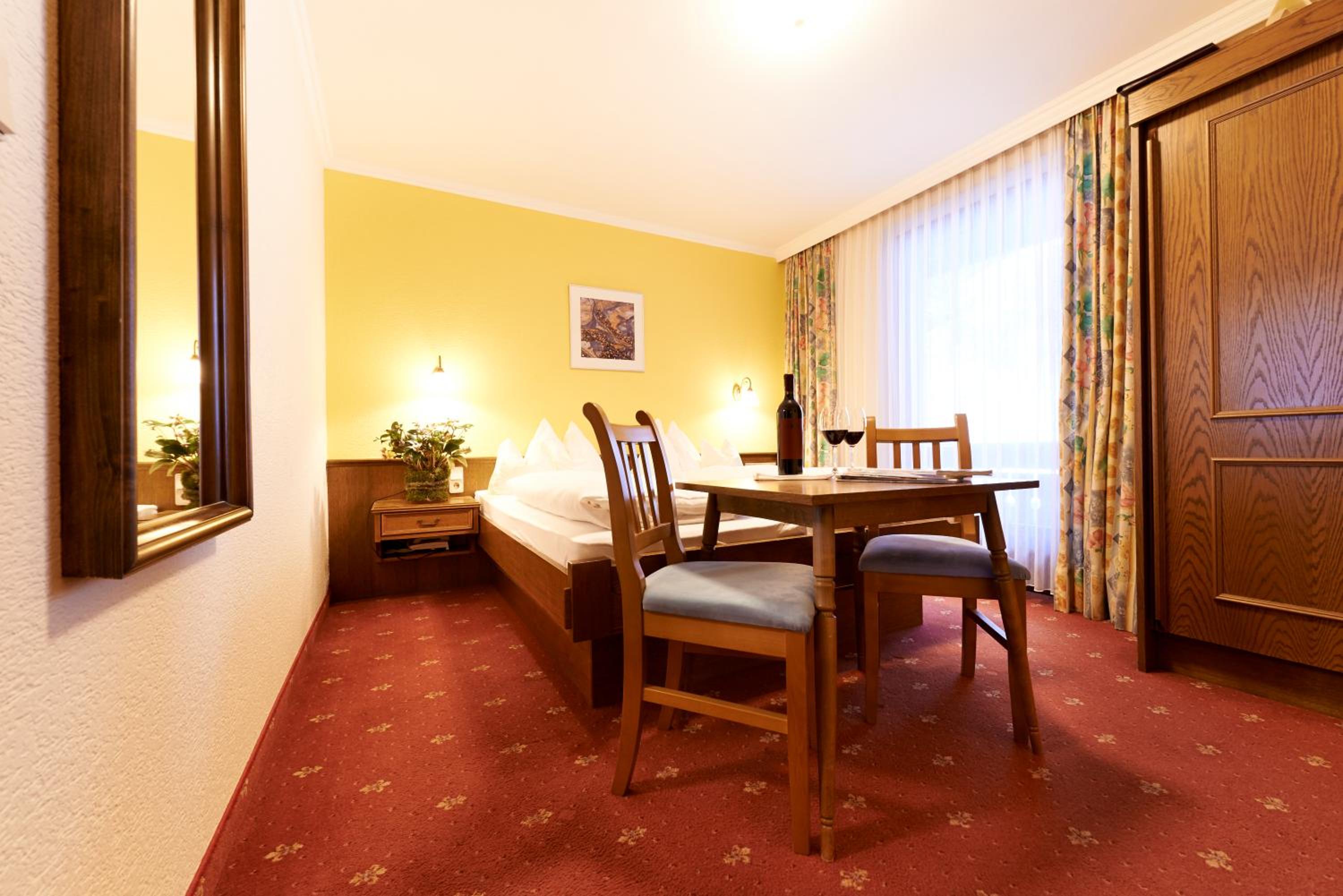 Economy Double Room - Photo 4