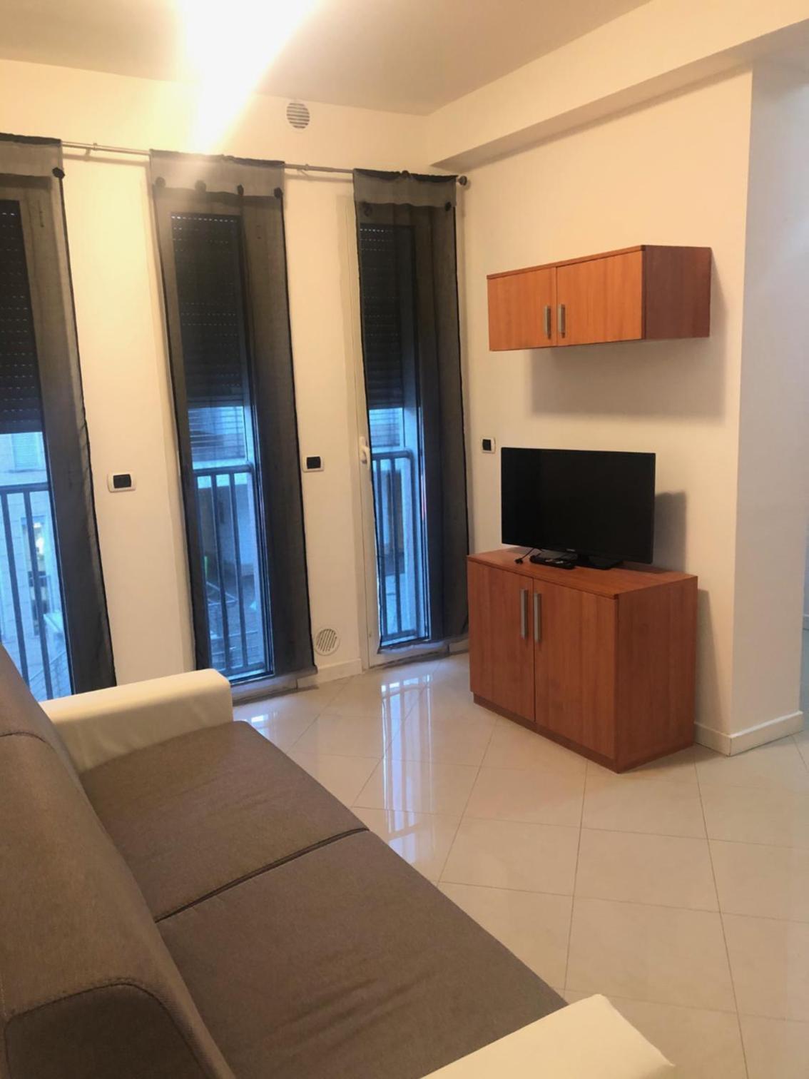 Two-Bedroom Apartment - Photo 3