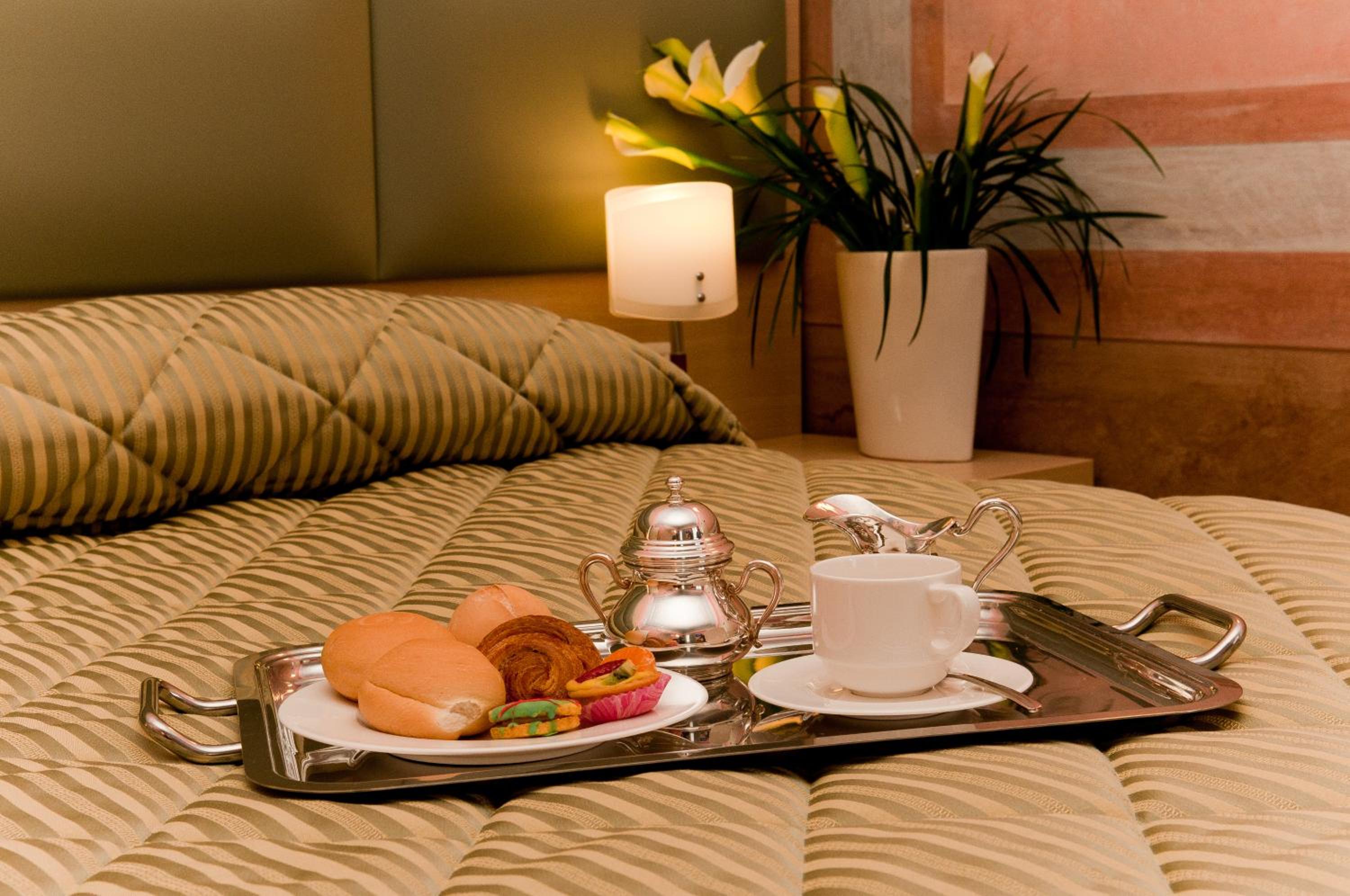 Double or Twin Room - Photo 4