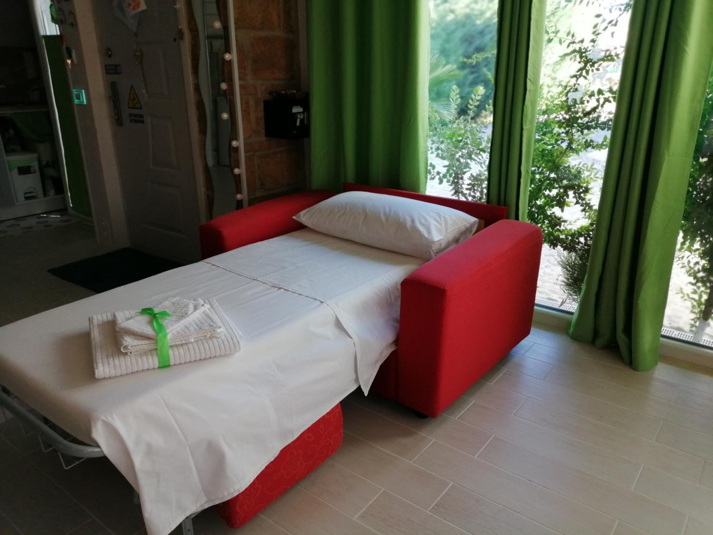 Deluxe Double Room (2 Adults + 1 Child) photo 1