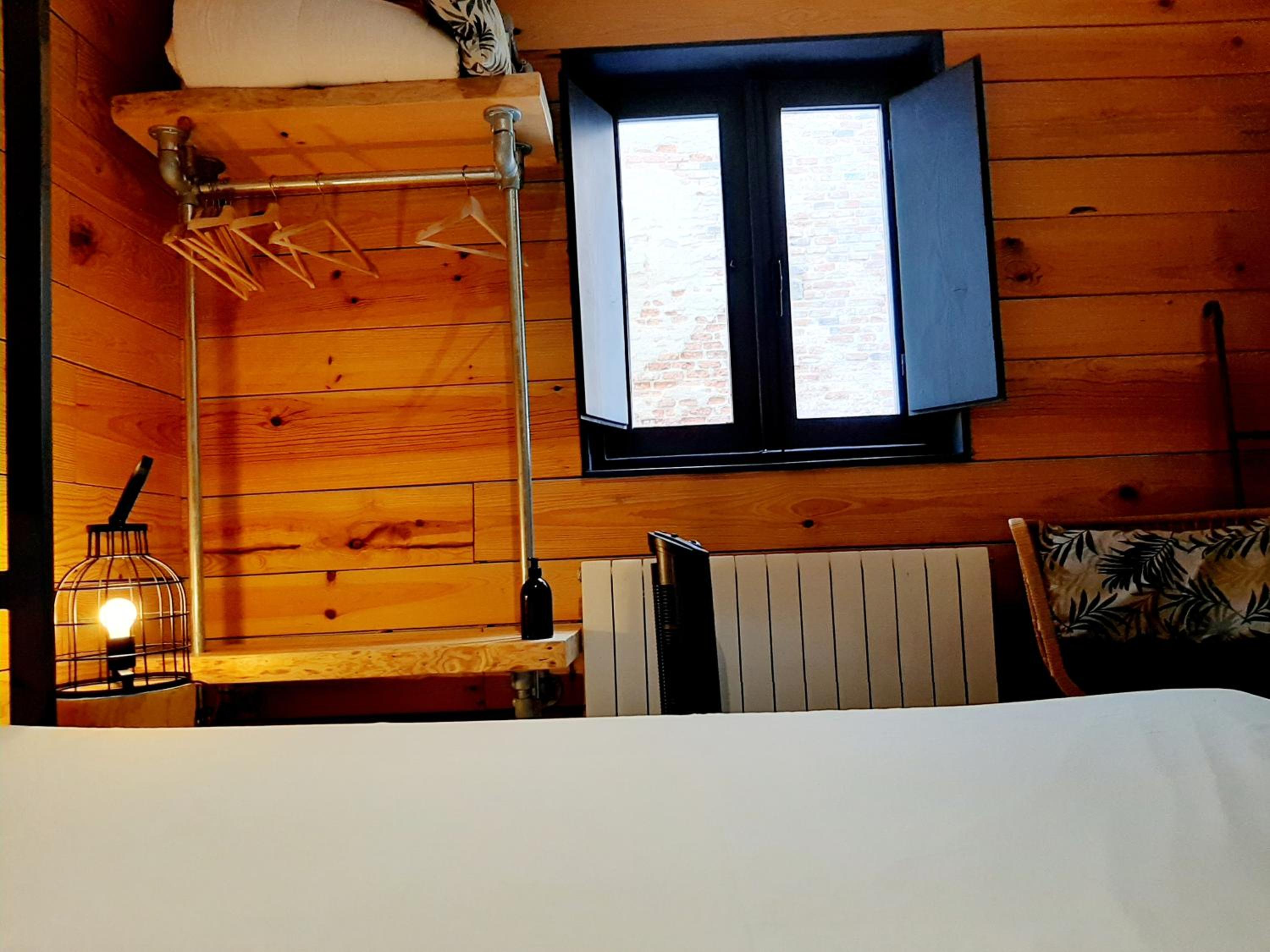 Double Room with Private Bathroom - Photo 15