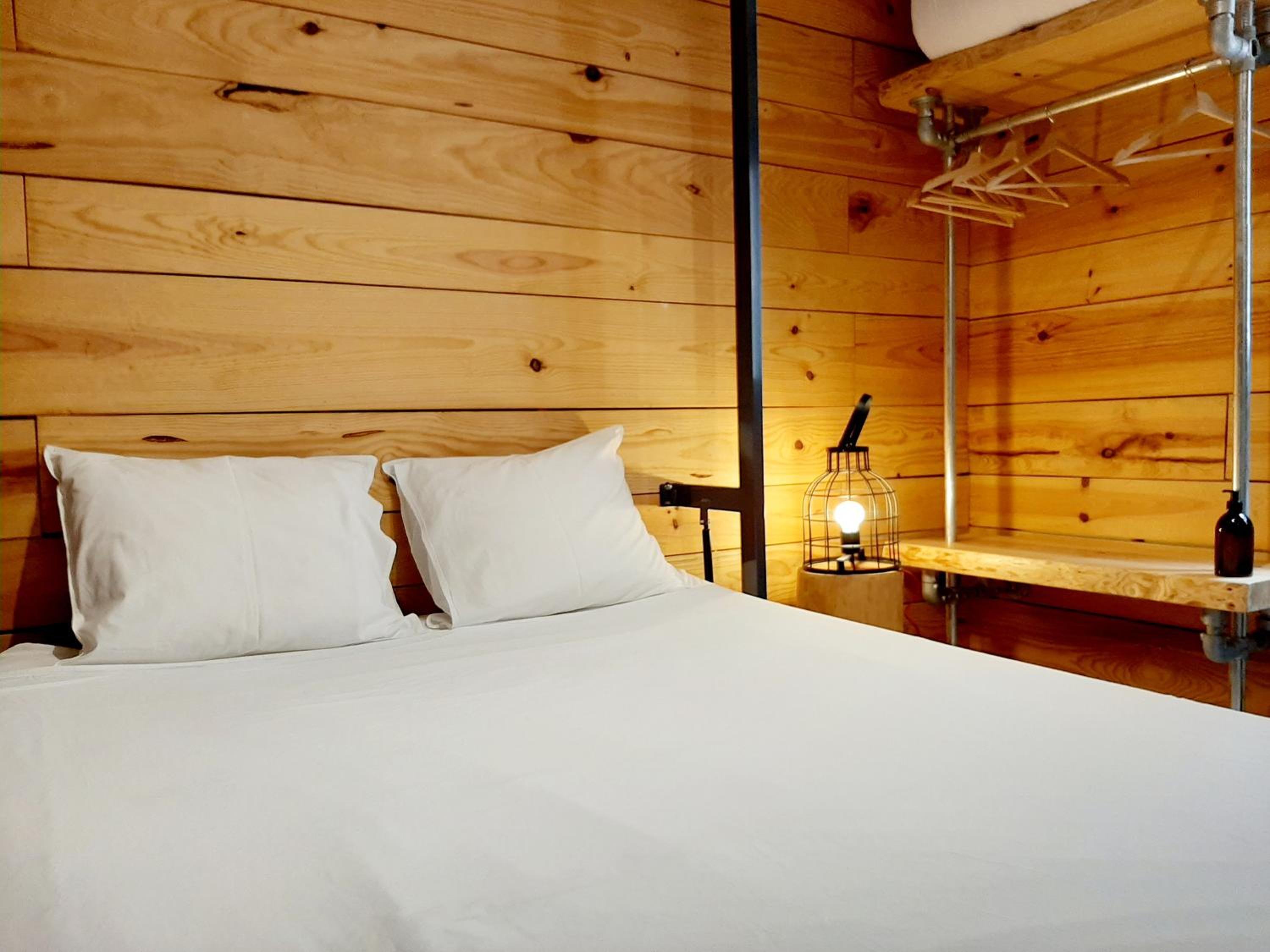 Double Room with Private Bathroom - Photo 19