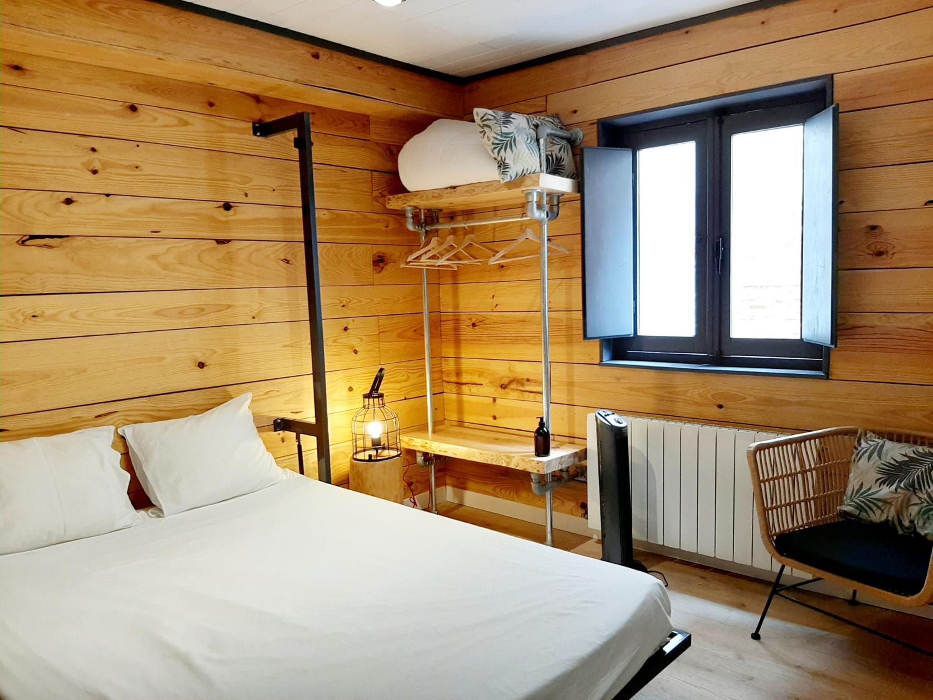Double Room with Private Bathroom - Photo 1