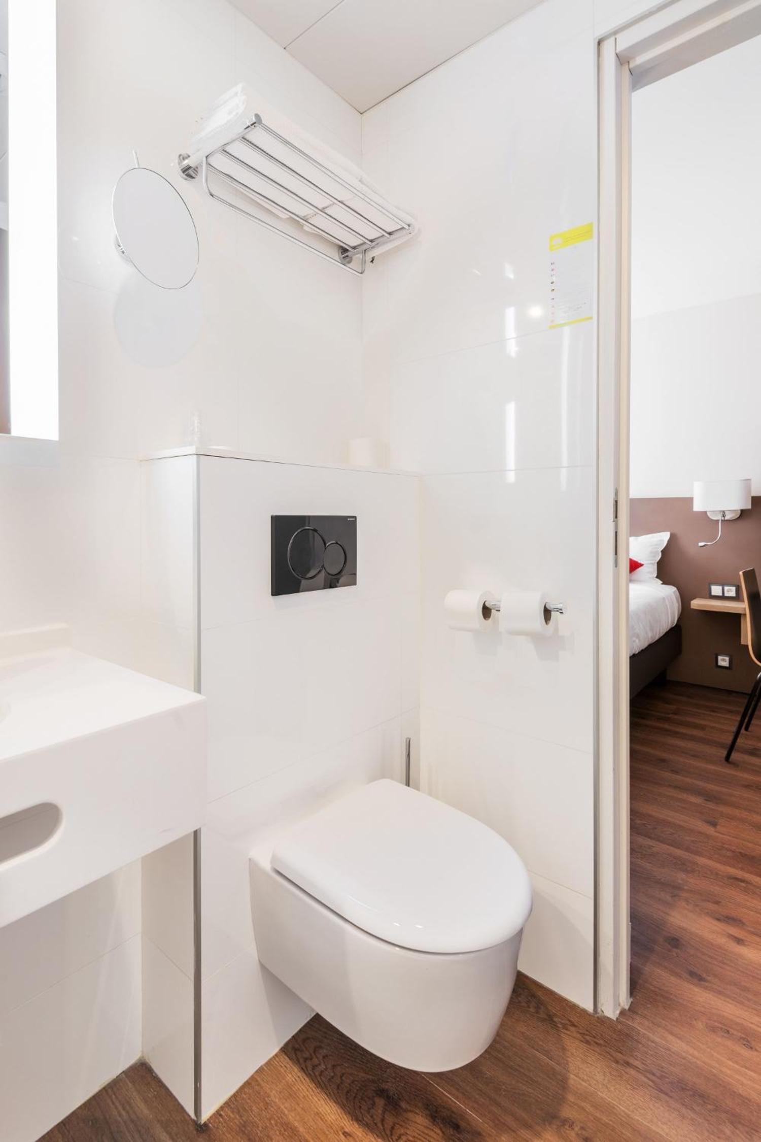 Double Room thumbnail 5