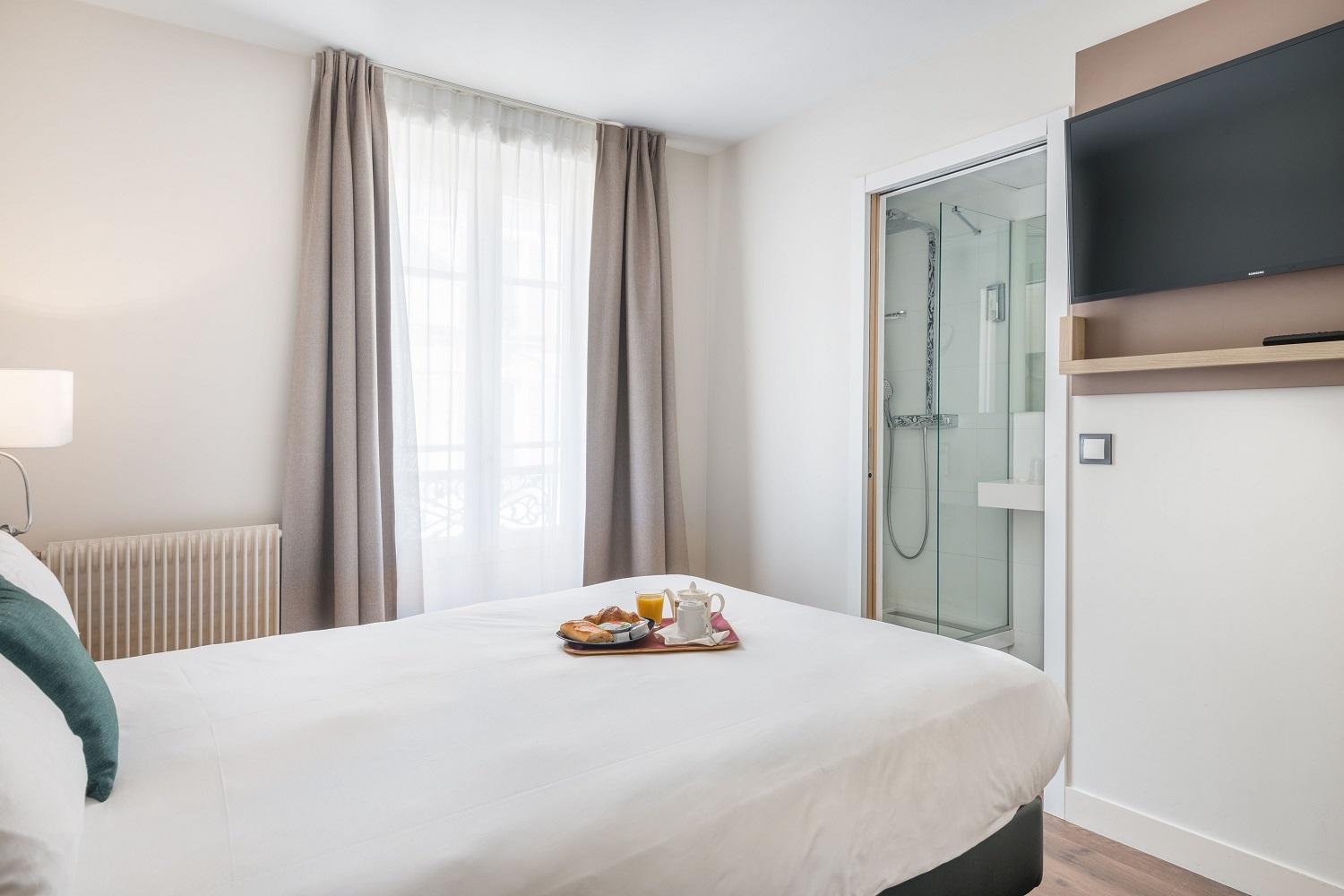 Twin Room thumbnail 6
