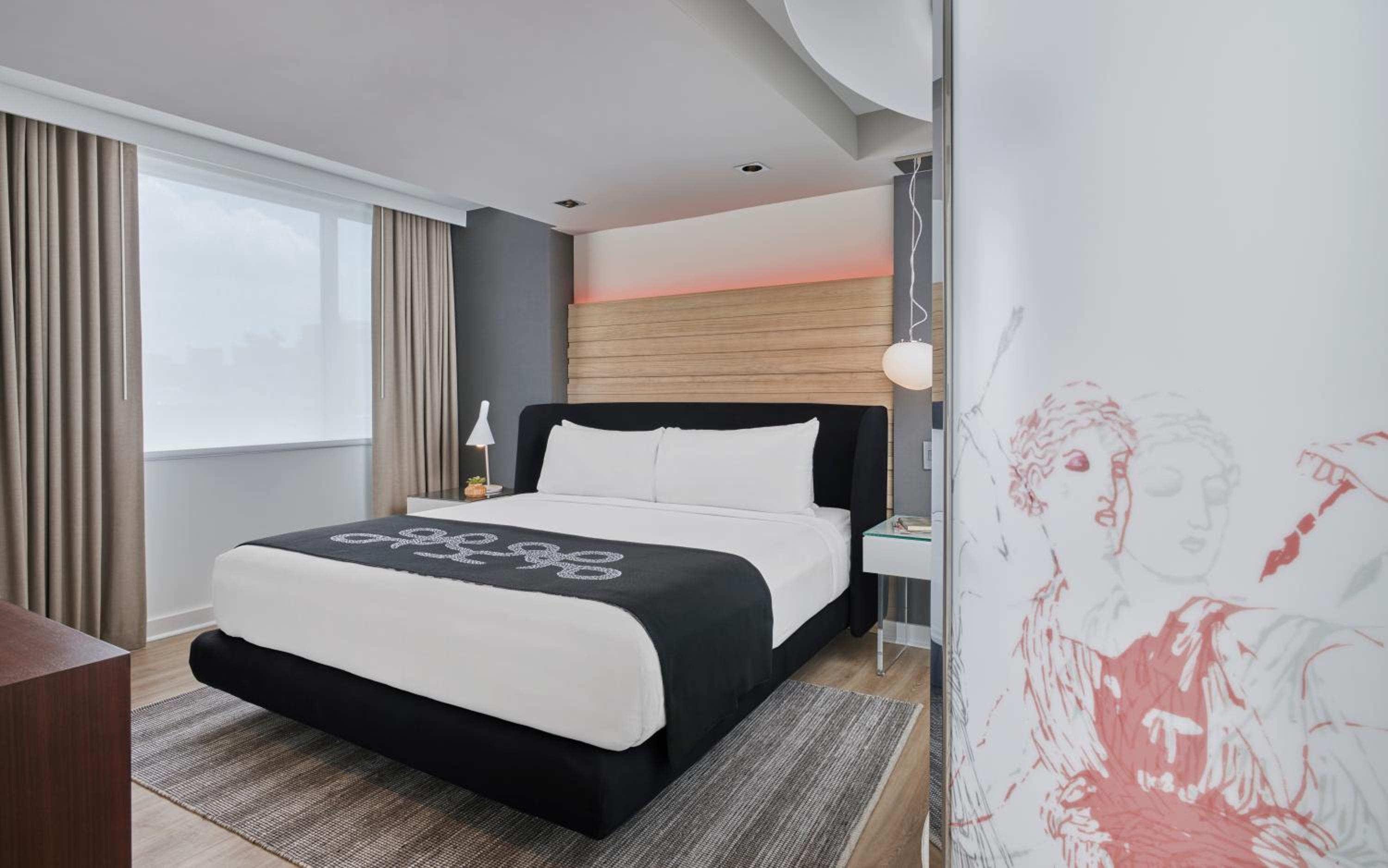 Zena King Suite - Photo 1