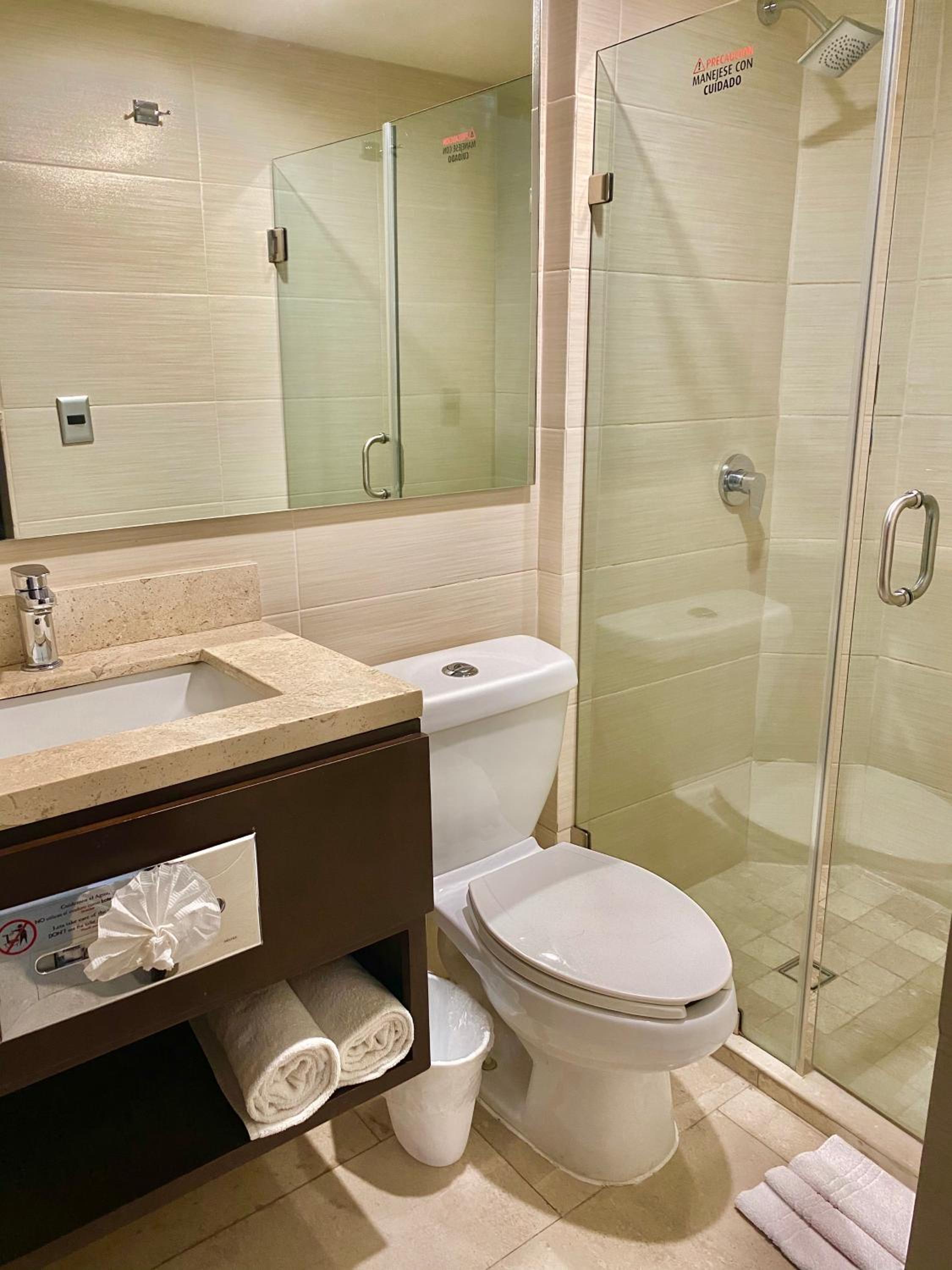 Standard King Room - Photo 2