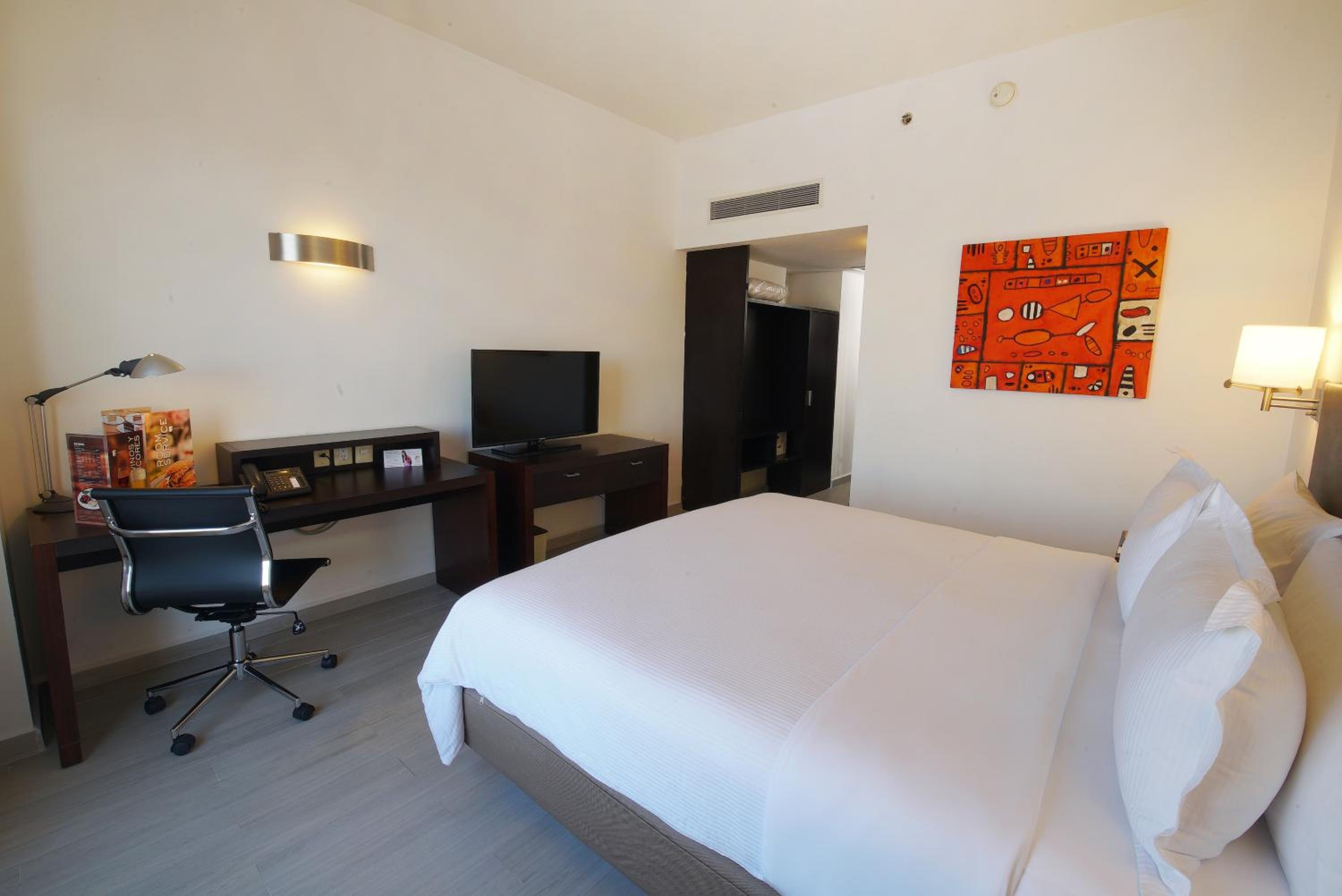 Superior King Room - Photo 1