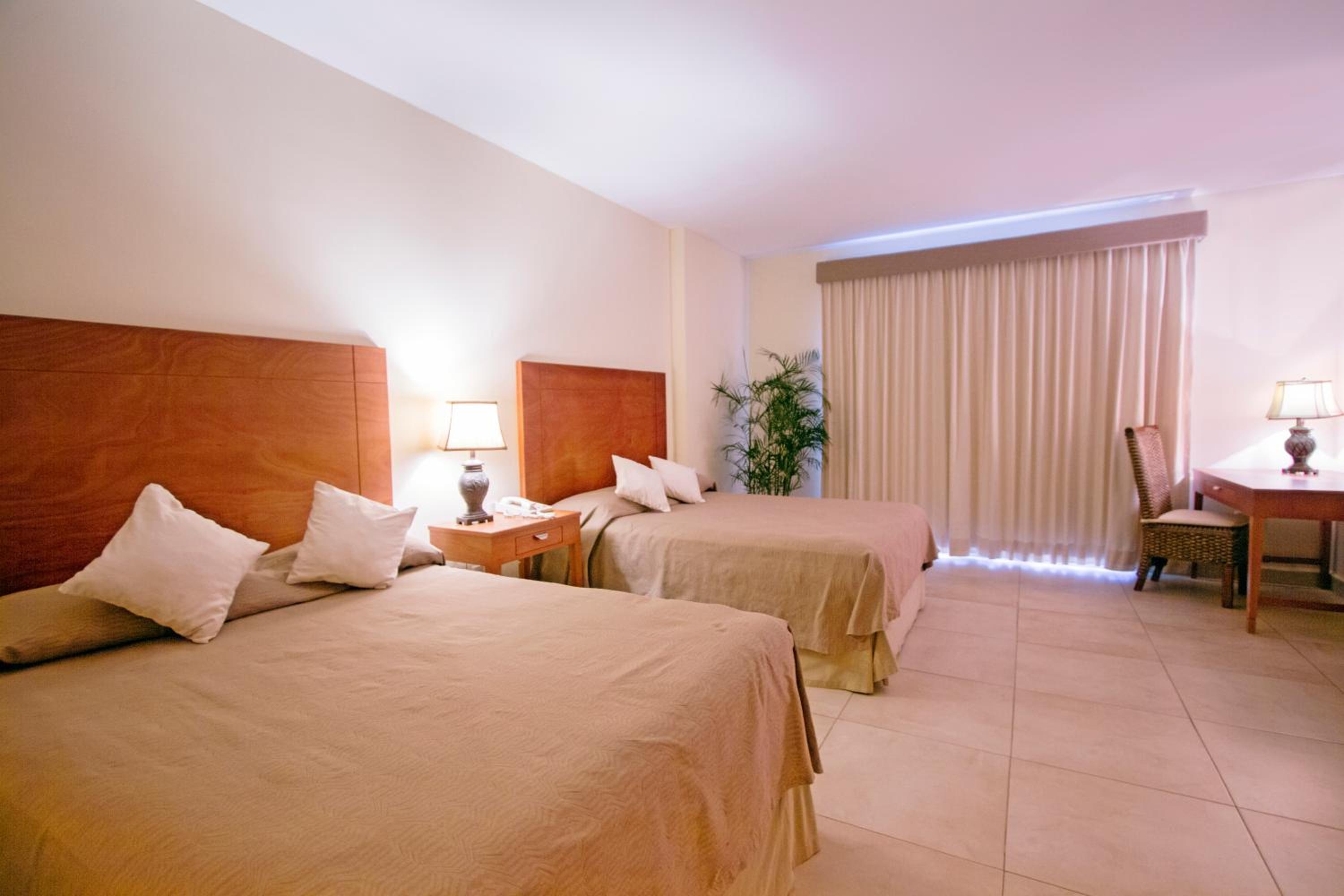 Double Room with Two Double Beds photo 1