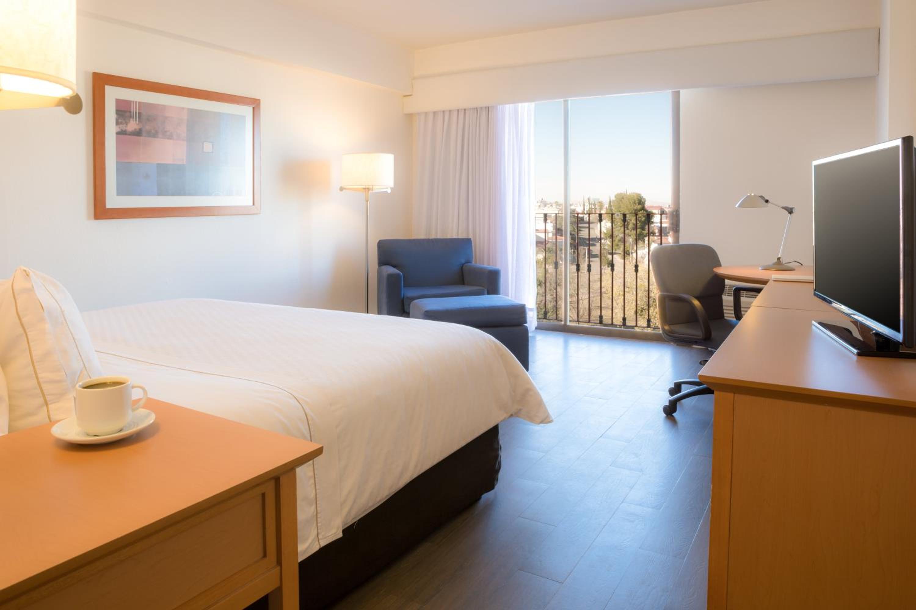 Superior King Room - Photo 2