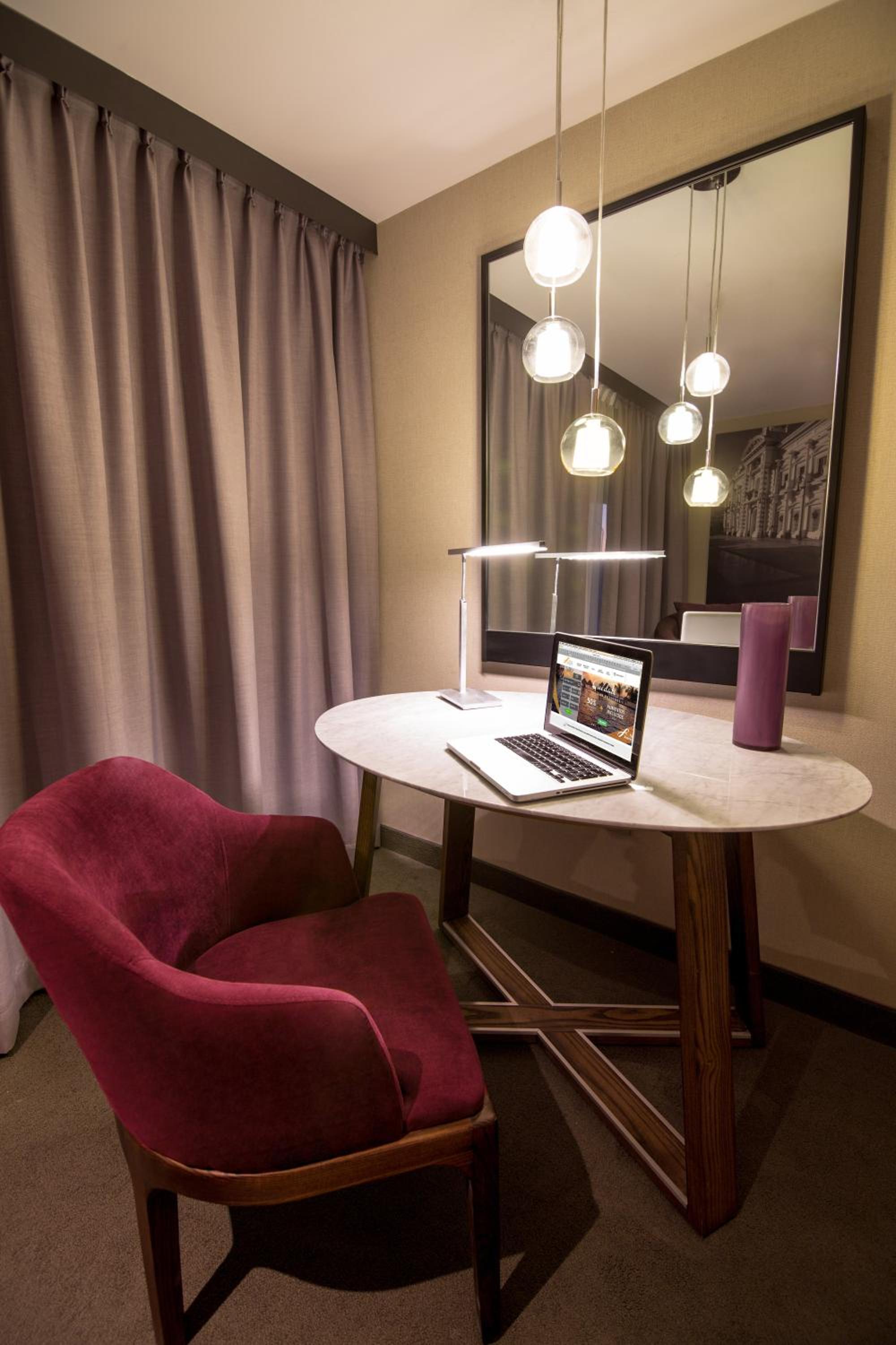 Executive King Room - Photo 2