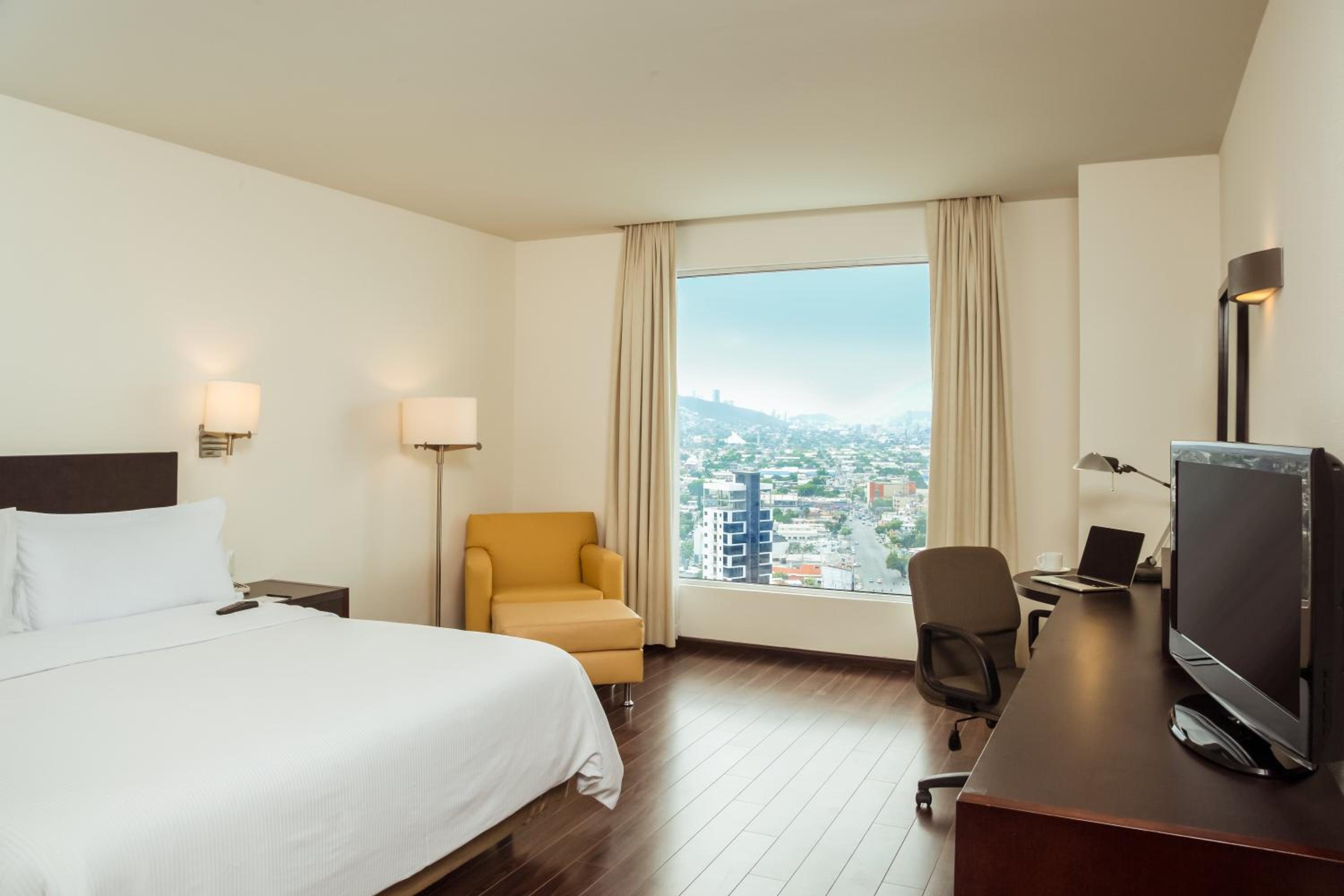 Superior King Room - Photo 1