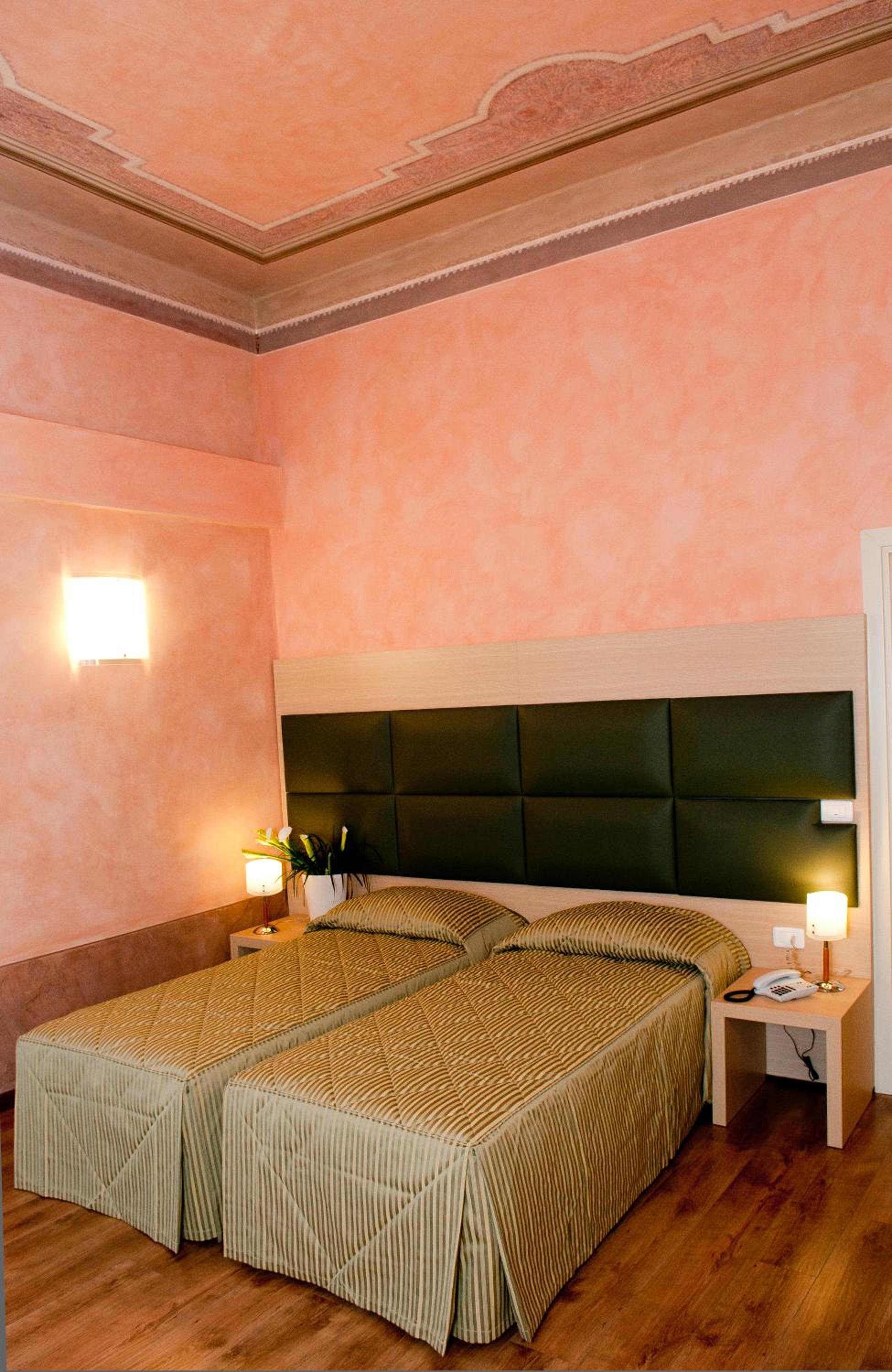 Double or Twin Room - Photo 2