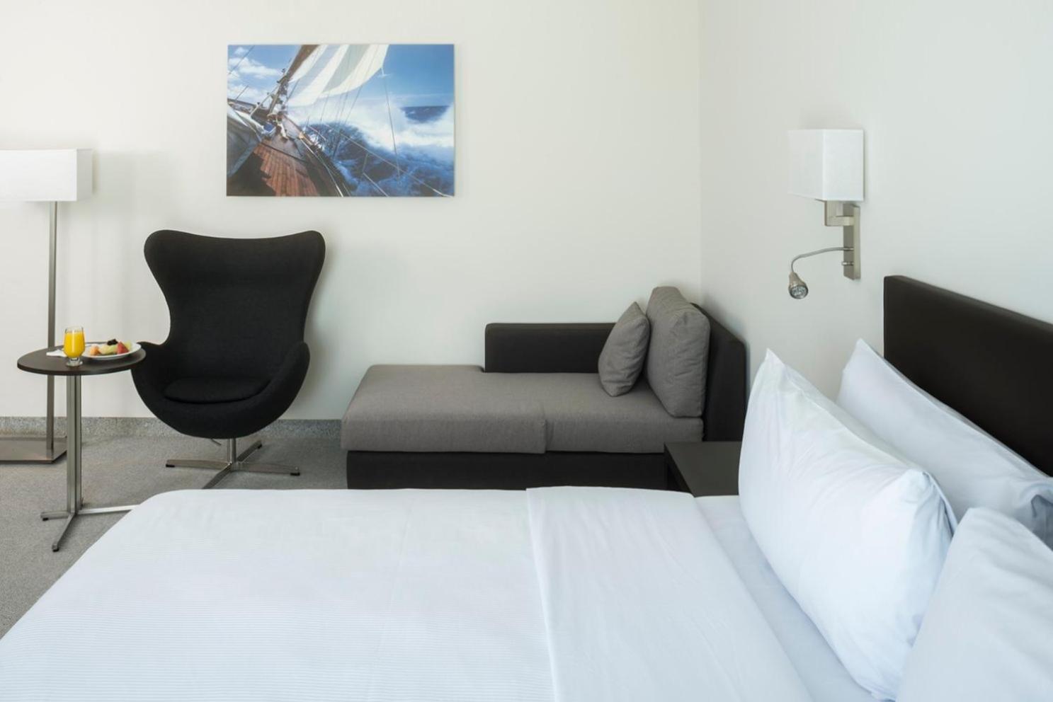 Deluxe Room 1 King photo 3