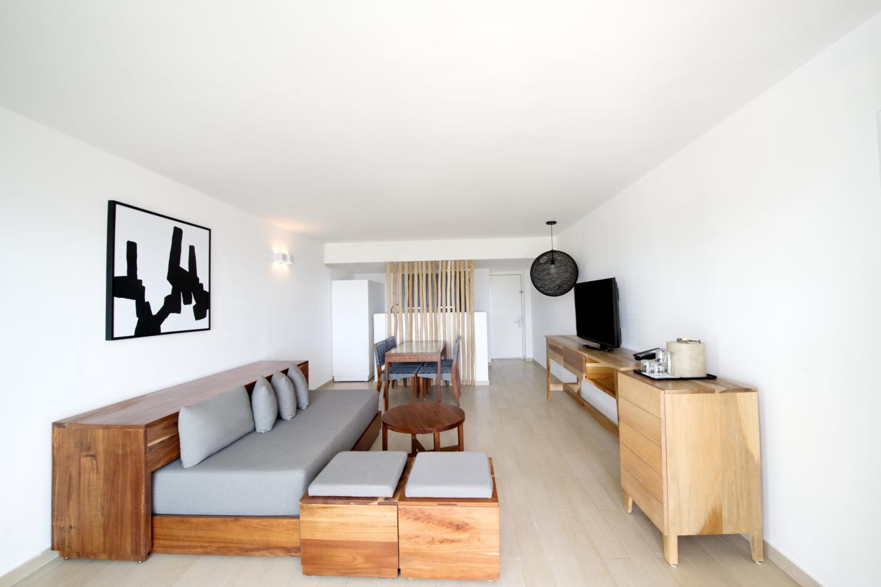 Honeymoon Suite