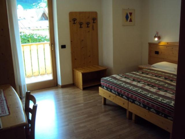 One-Bedroom Apartment photo 3