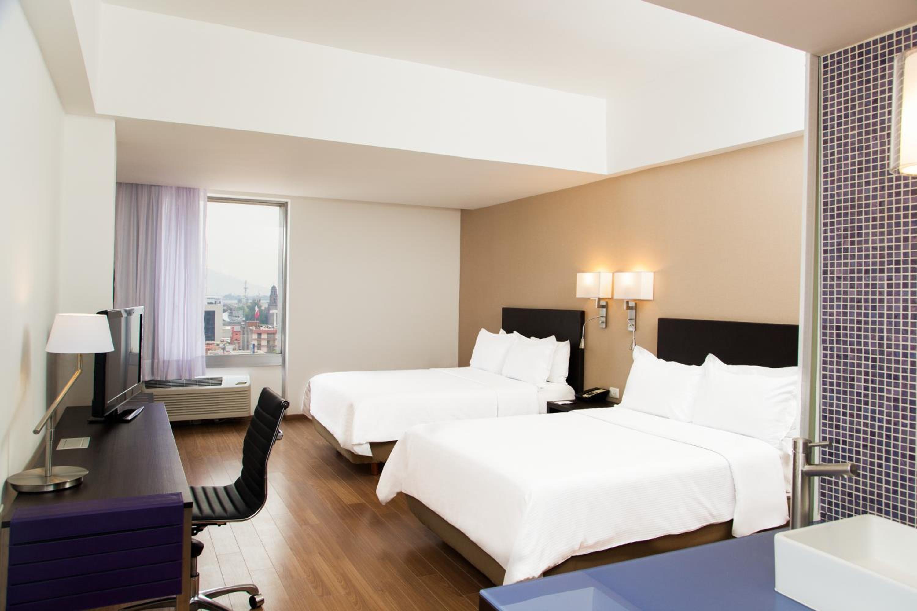 Double Room with Two Double Beds photo 2