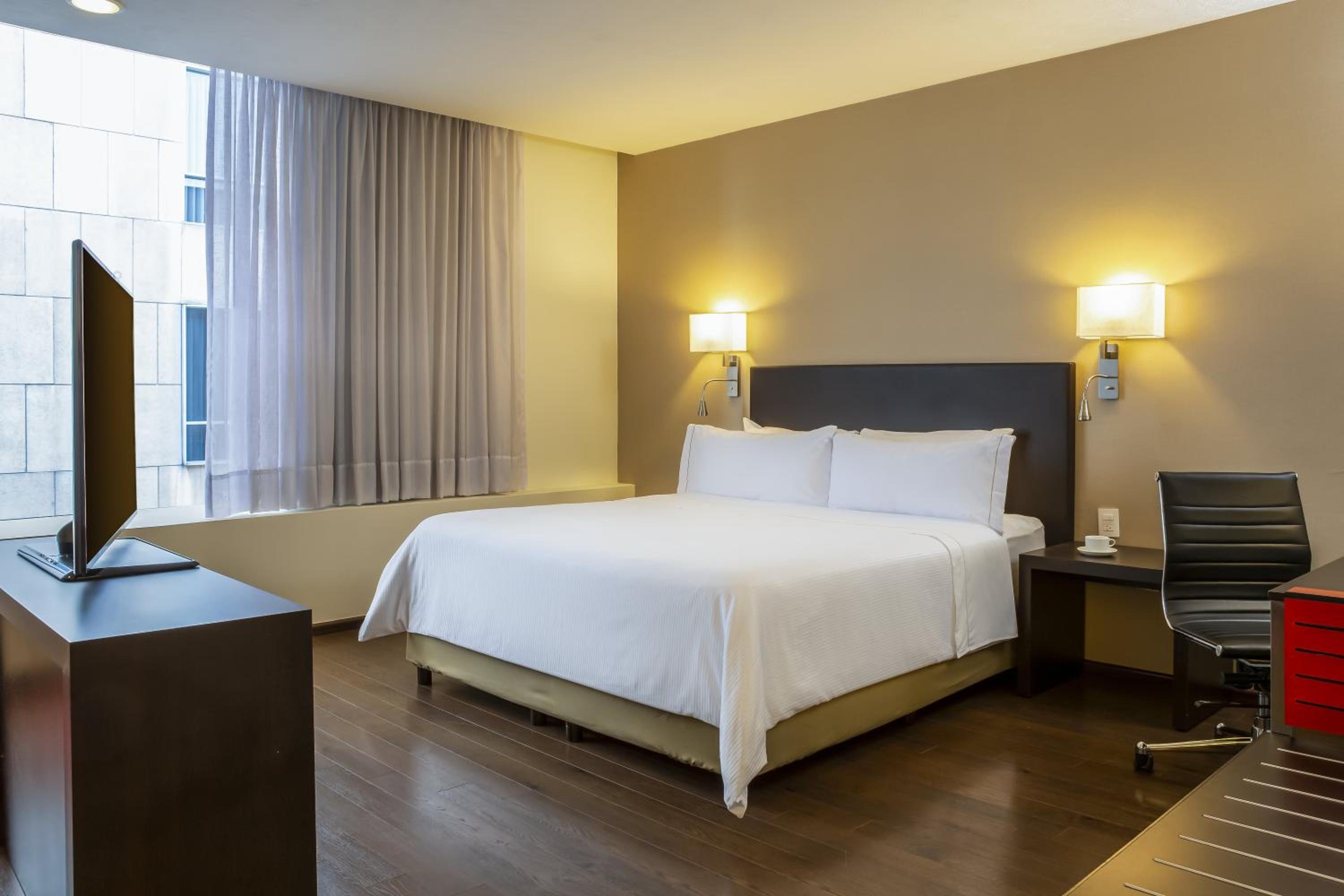 Executive King Room - Photo 2