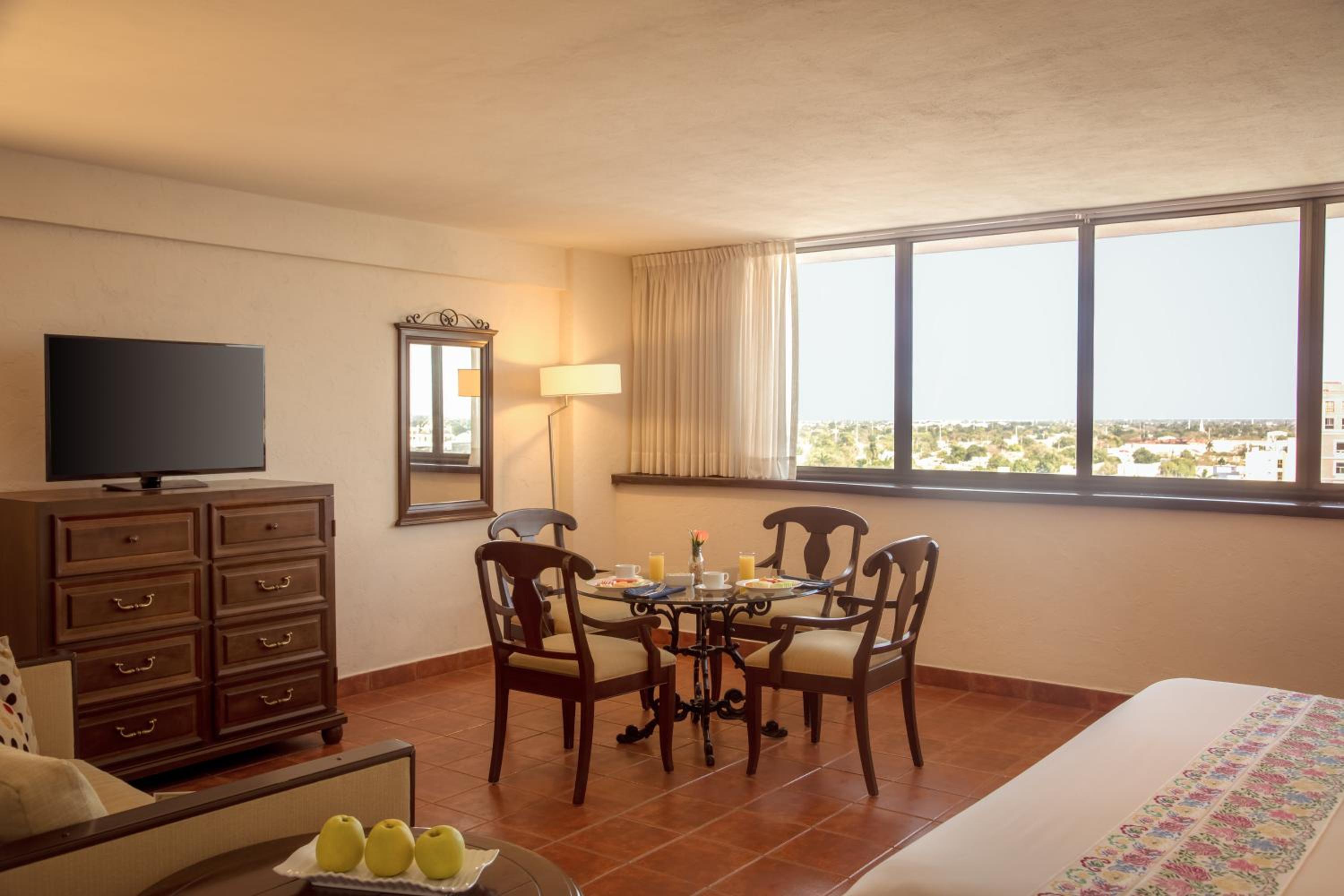 Junior King Suite - Photo 3