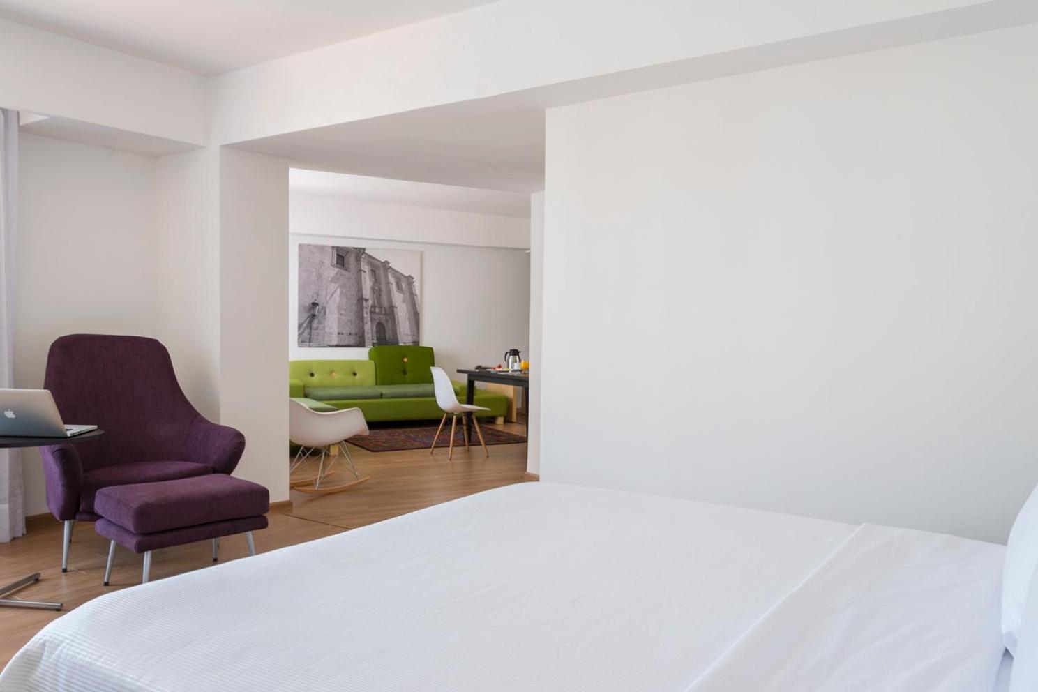 Master Suite King  - Photo 1