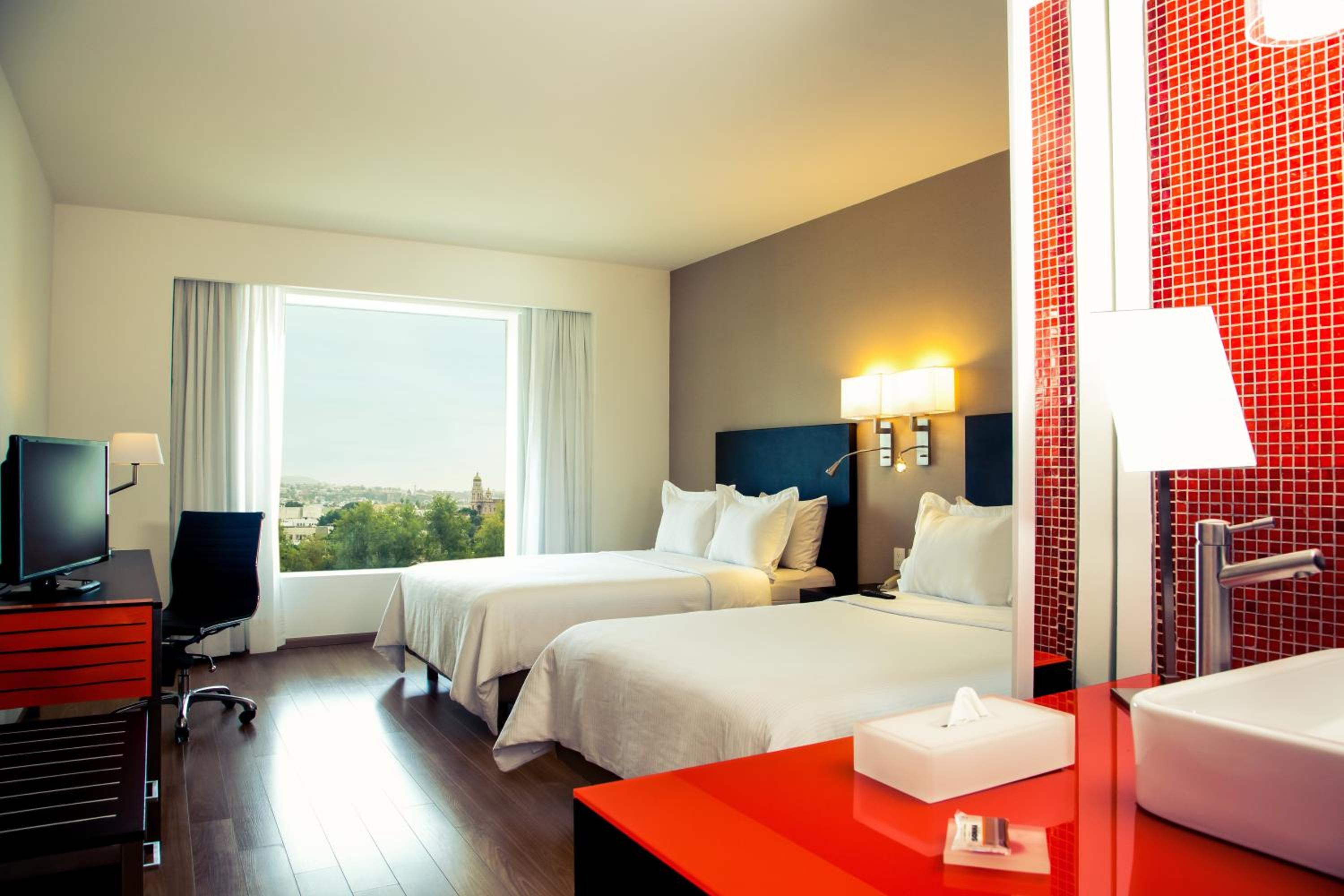 Executive King Room - Photo 2