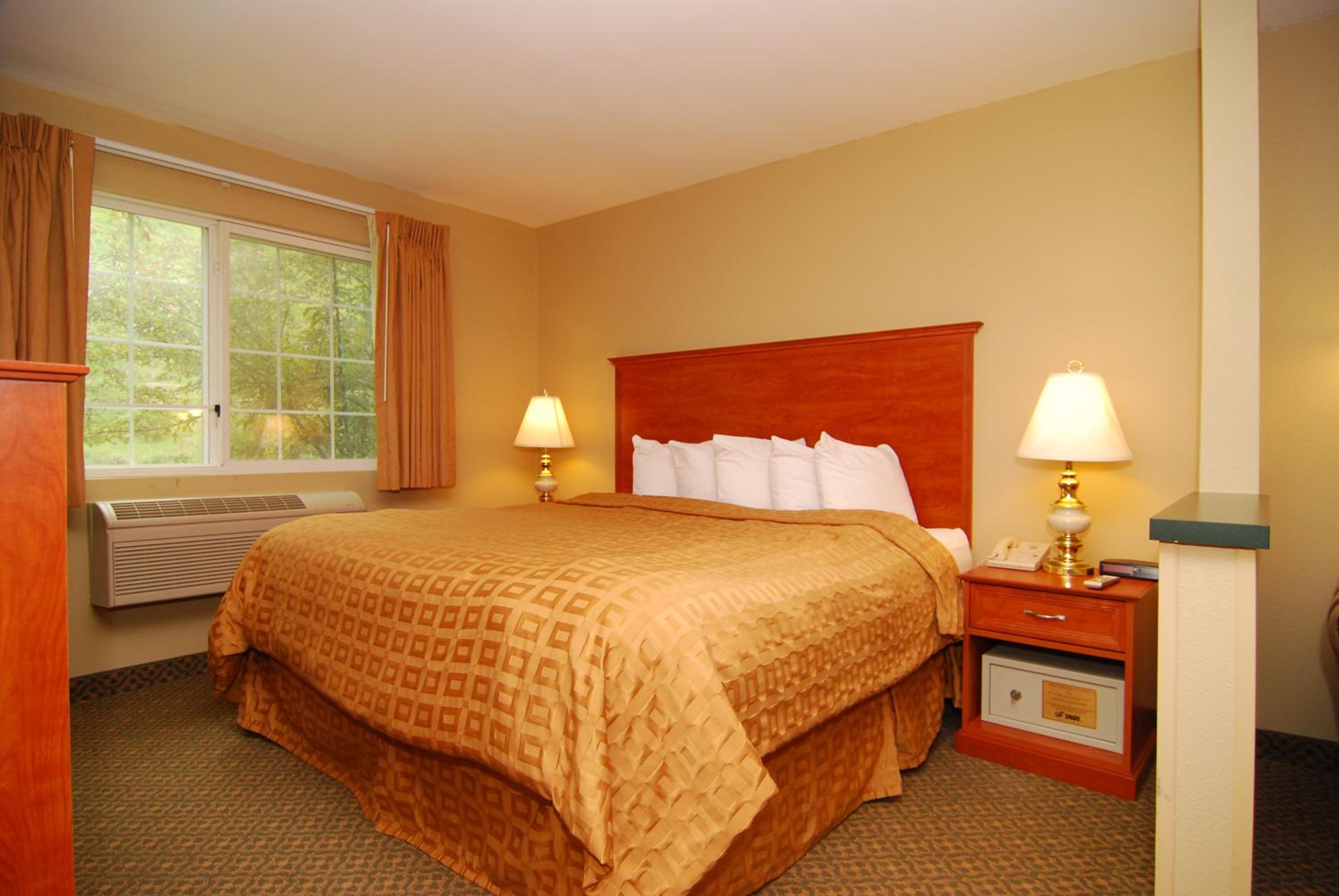 King Room with Sofa Bed - Non-Smoking