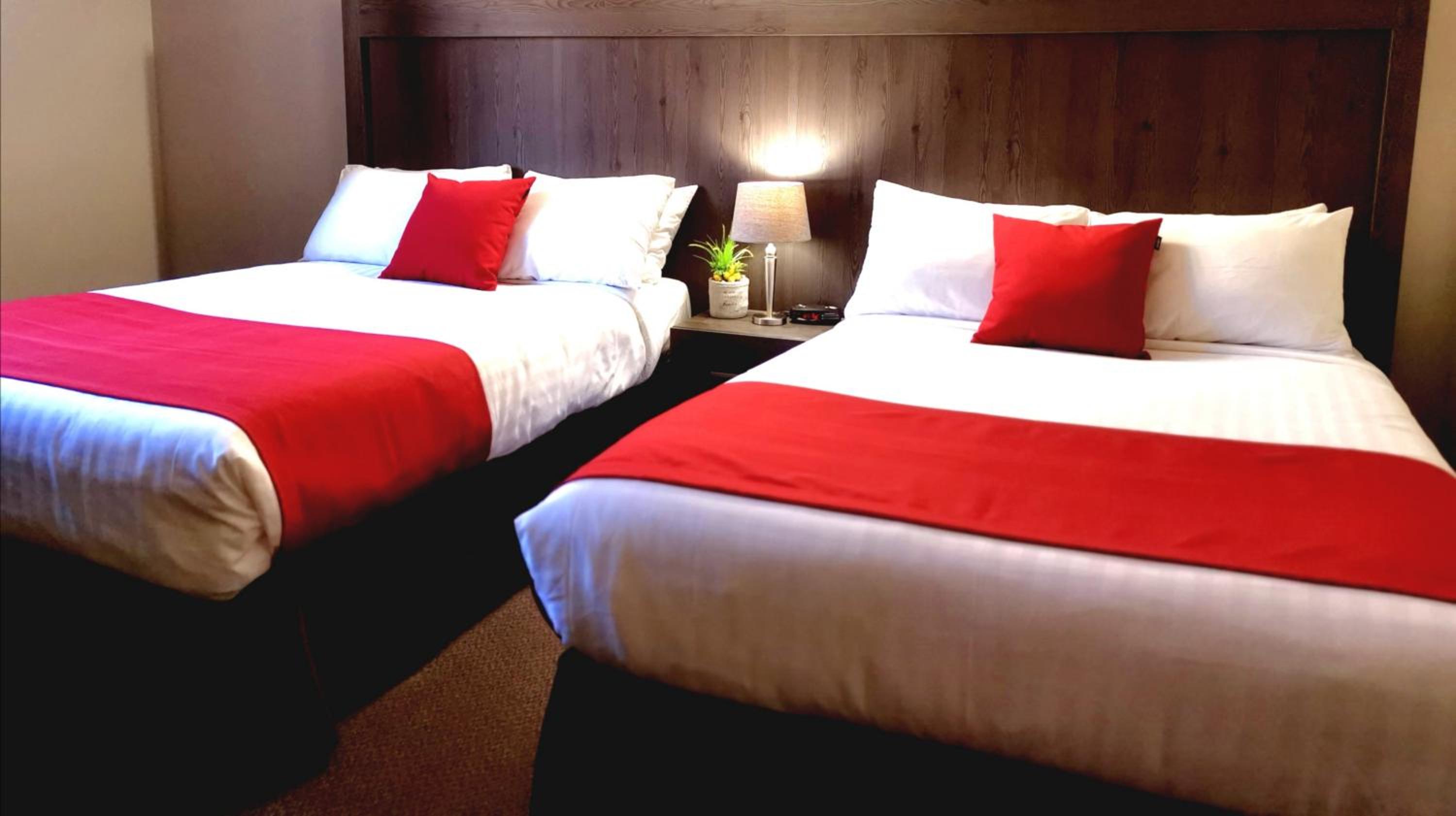 Superior Double Room with Two Double Beds - Photo 7