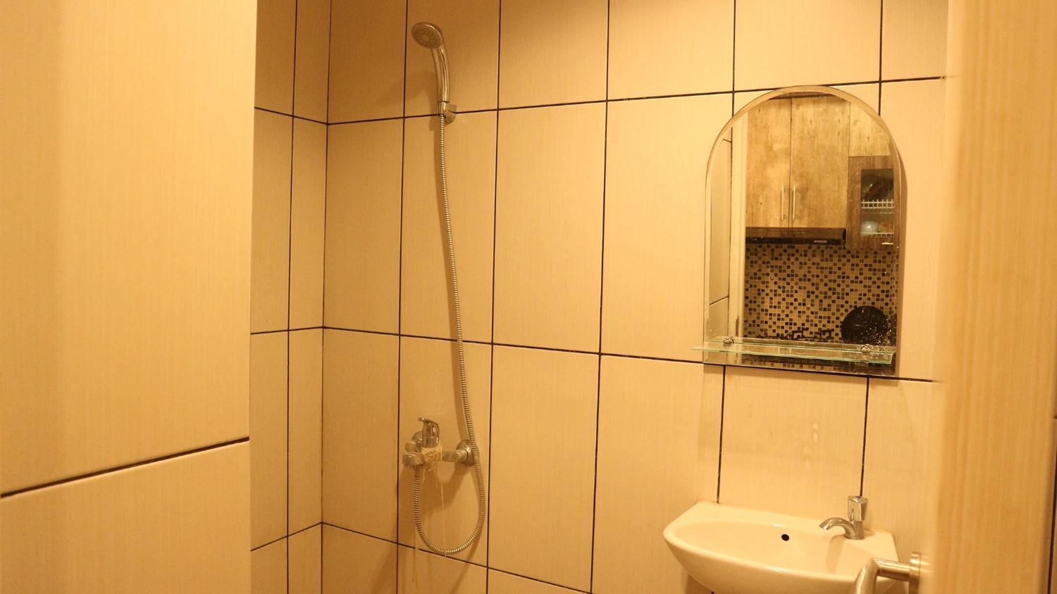One-Bedroom Apartment - Photo 6