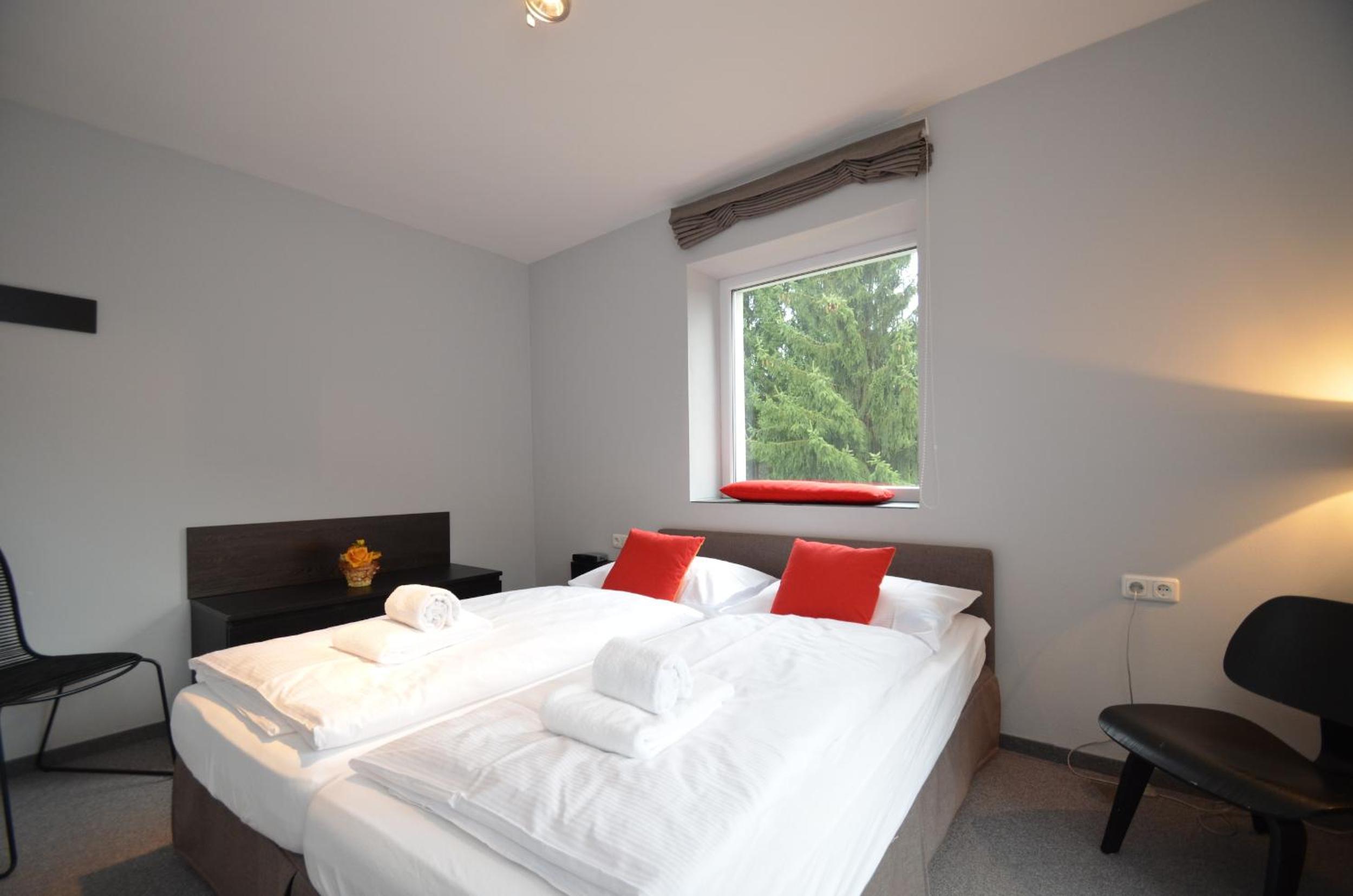 Top 6 - One-Bedroom Apartment with Balcony and Mountain View photo 1
