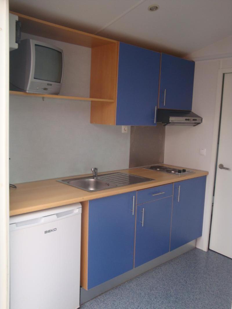 Mobile Home (2 Adults) photo 3