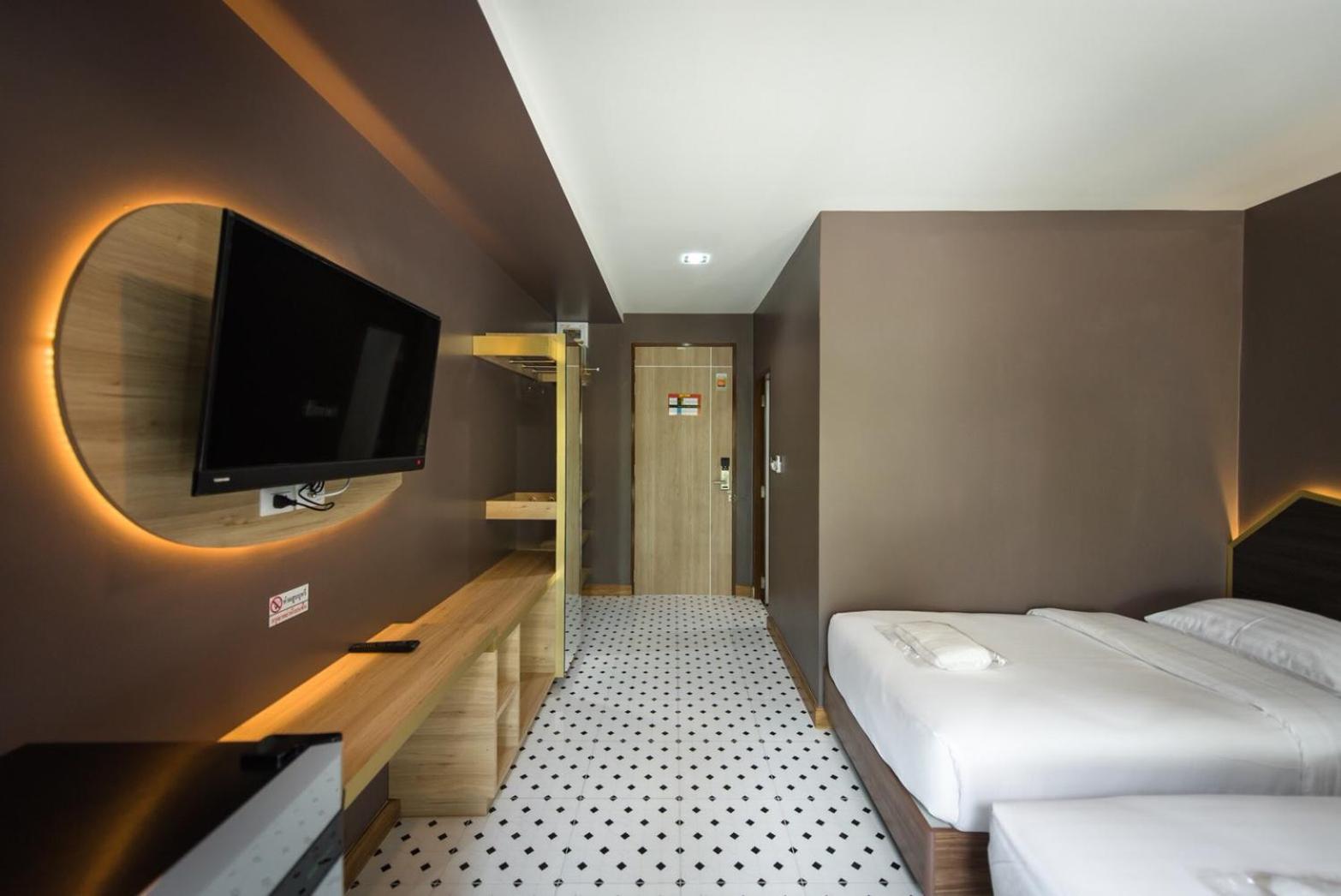 Twin Room with Private Bathroom photo 1