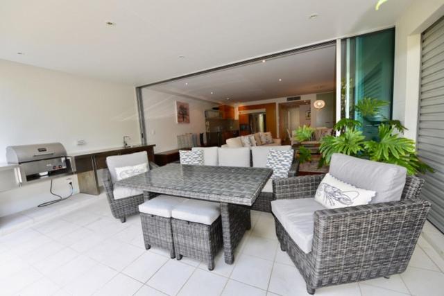Two-Bedroom Villa with Pool Access - Photo 4