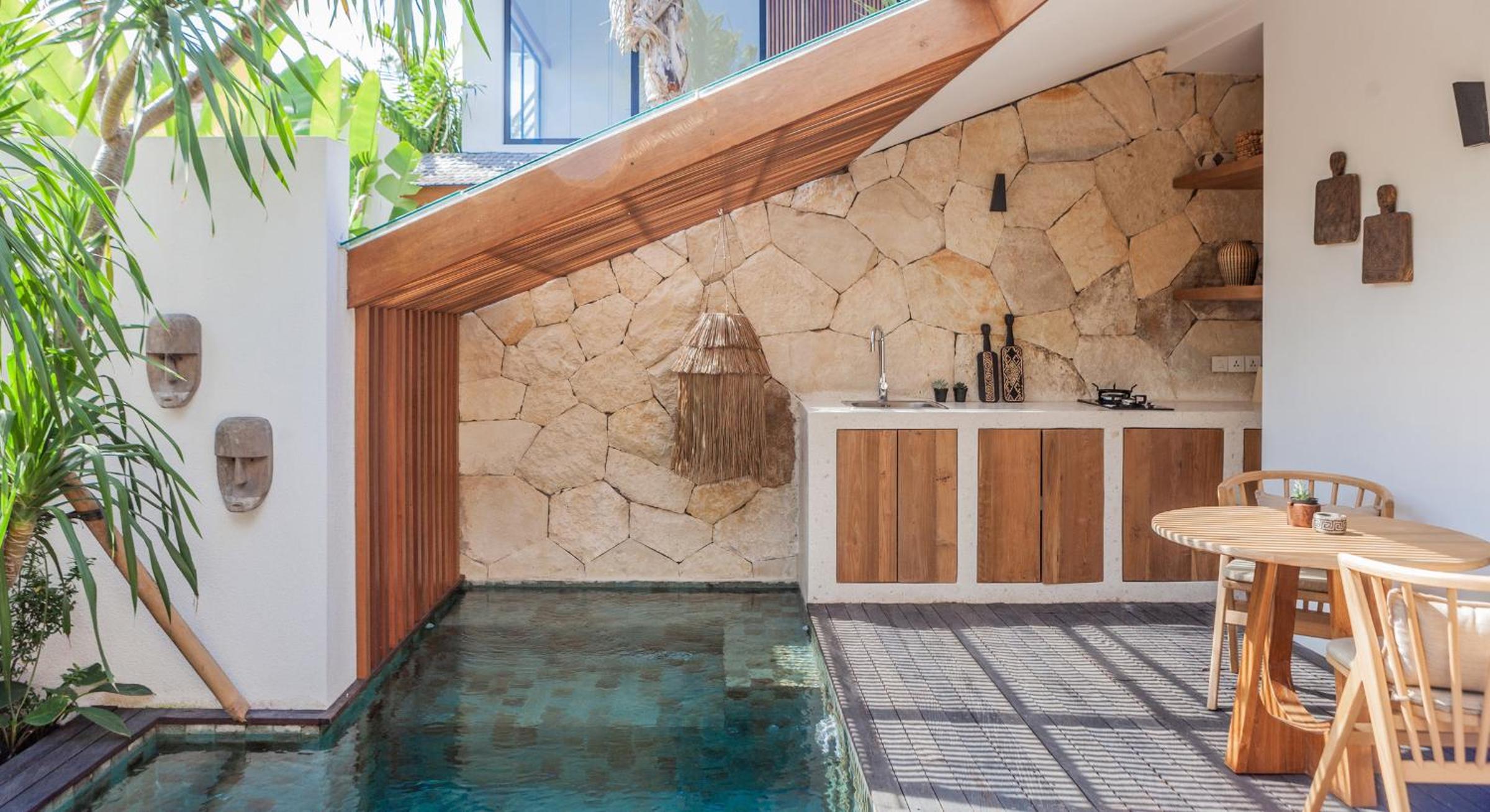 Villa with Private Pool - Photo 2