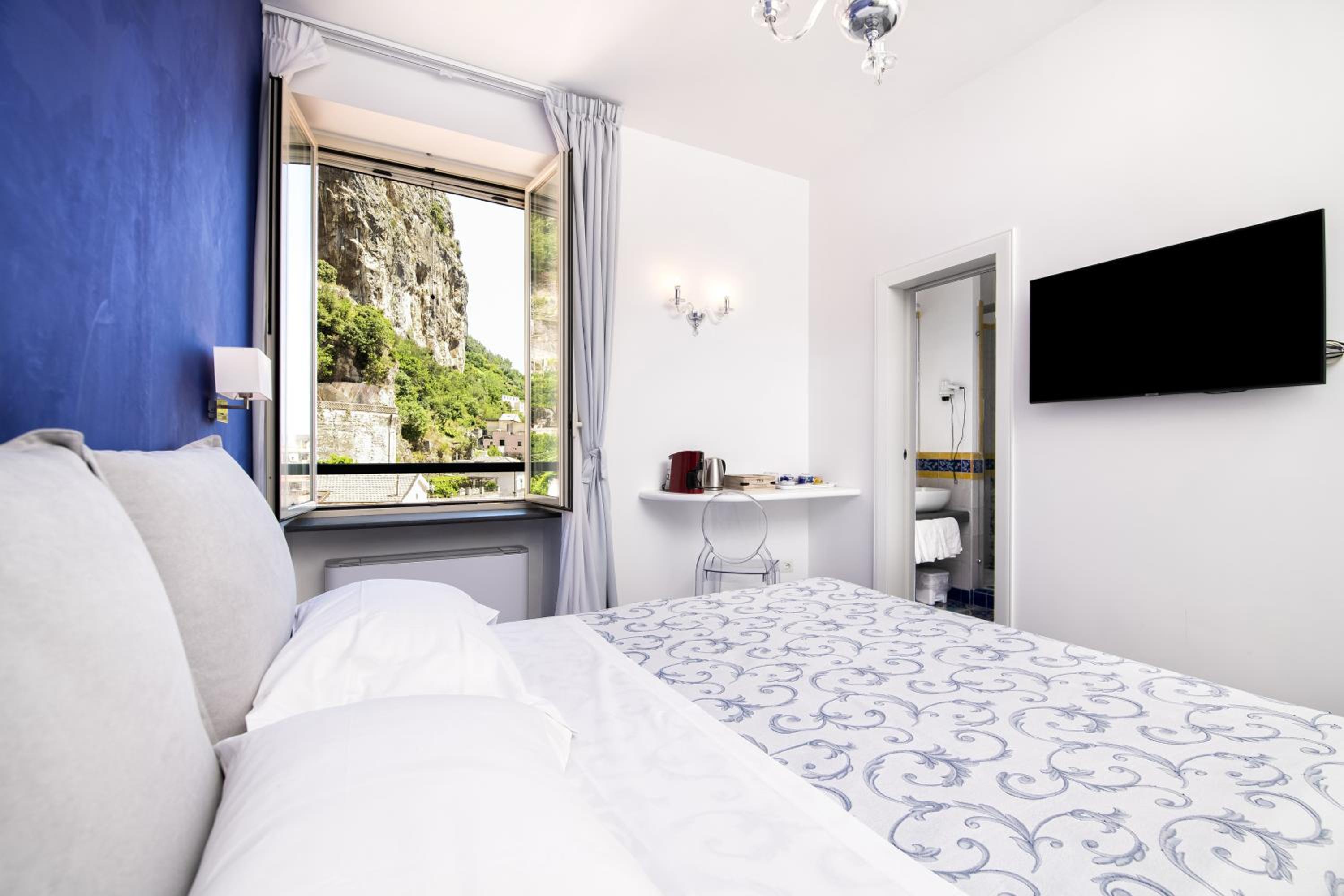 Deluxe Double Room with Sea View