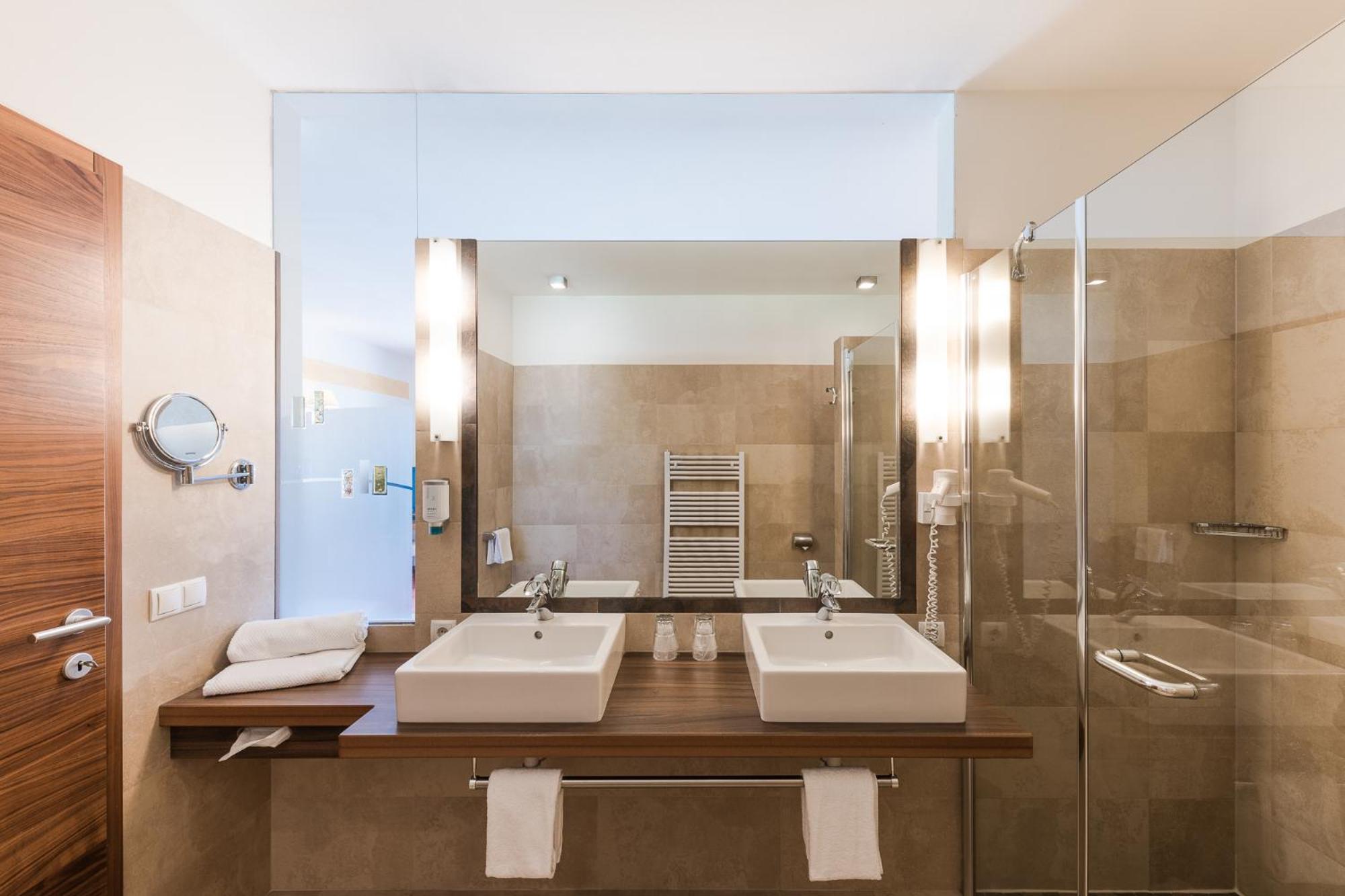 Junior Suite with Garden View - Photo 4