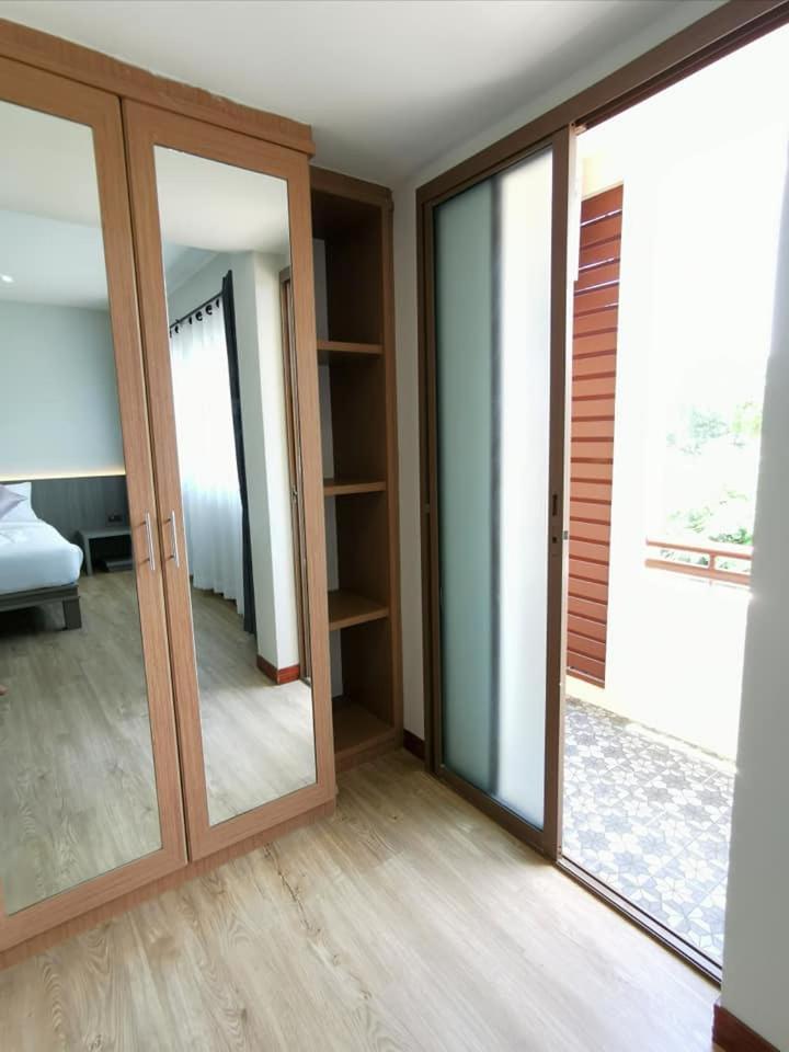 Standard Twin Room with Balcony photo 2