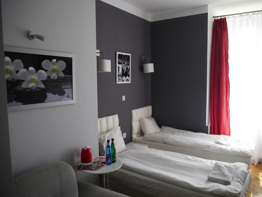 Superior Double or Twin Room with Main Market Square View photo 2
