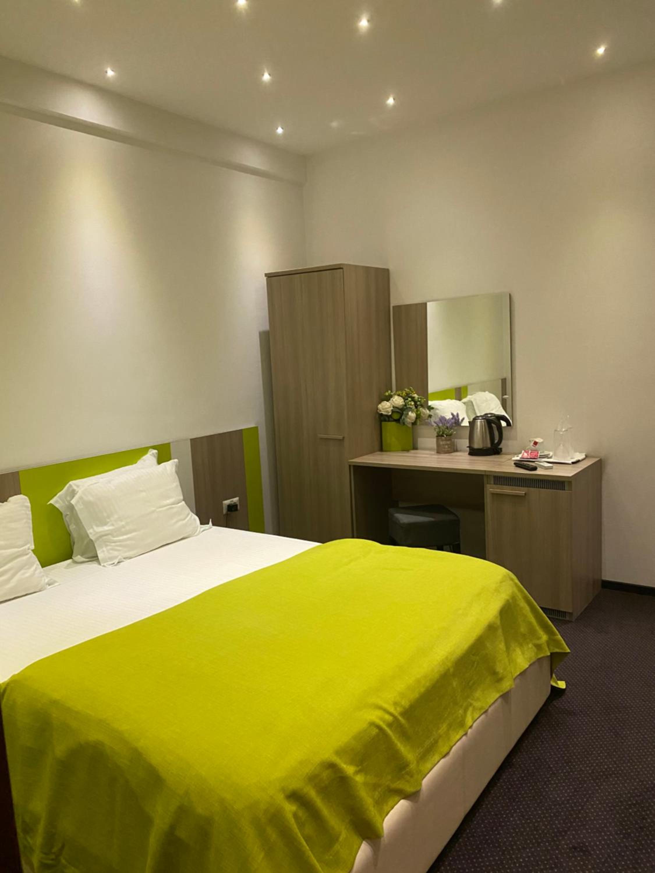 Standard Double Room - Photo 1