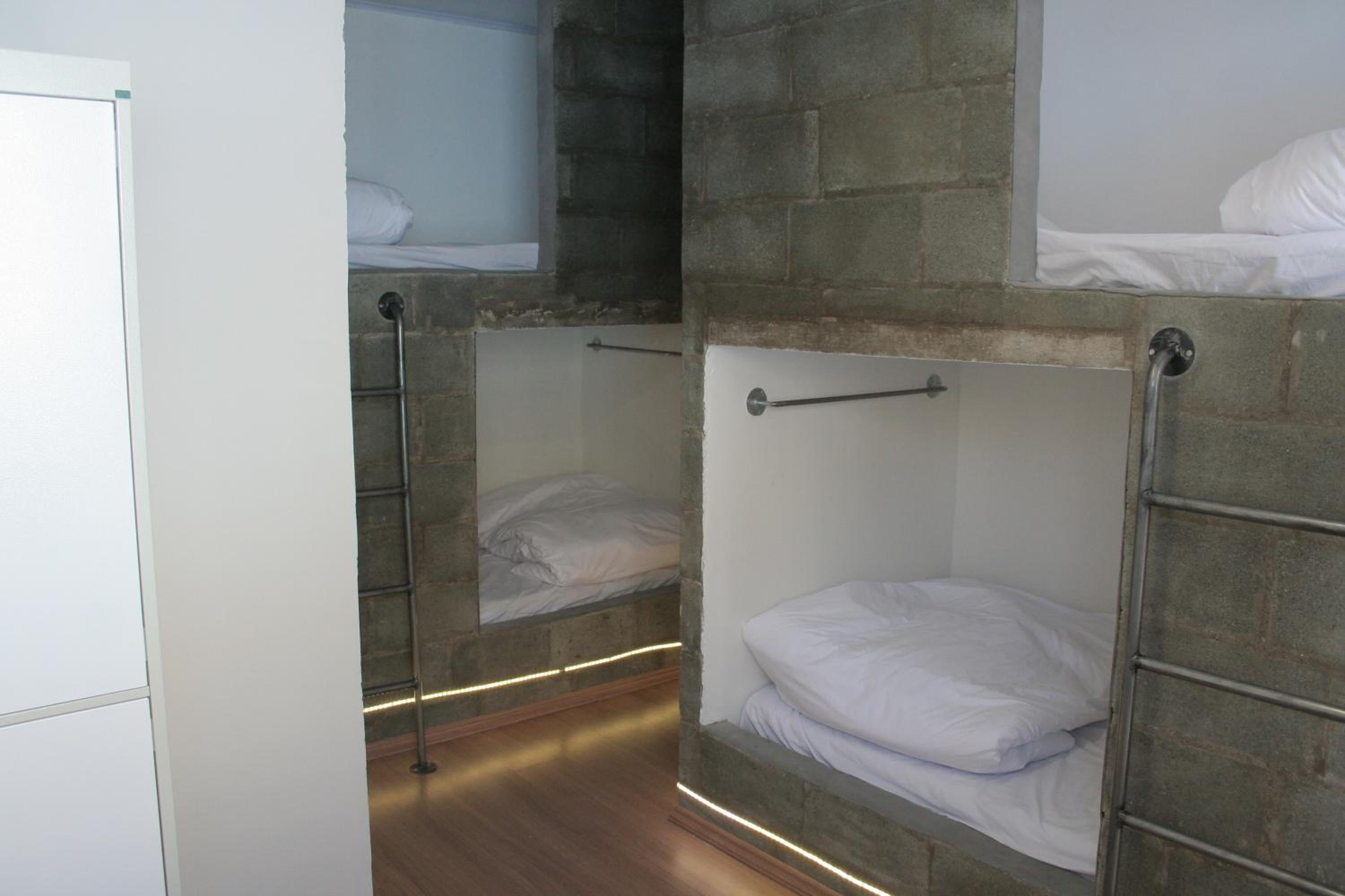 Bed in 6-Bed Mixed Dormitory Room