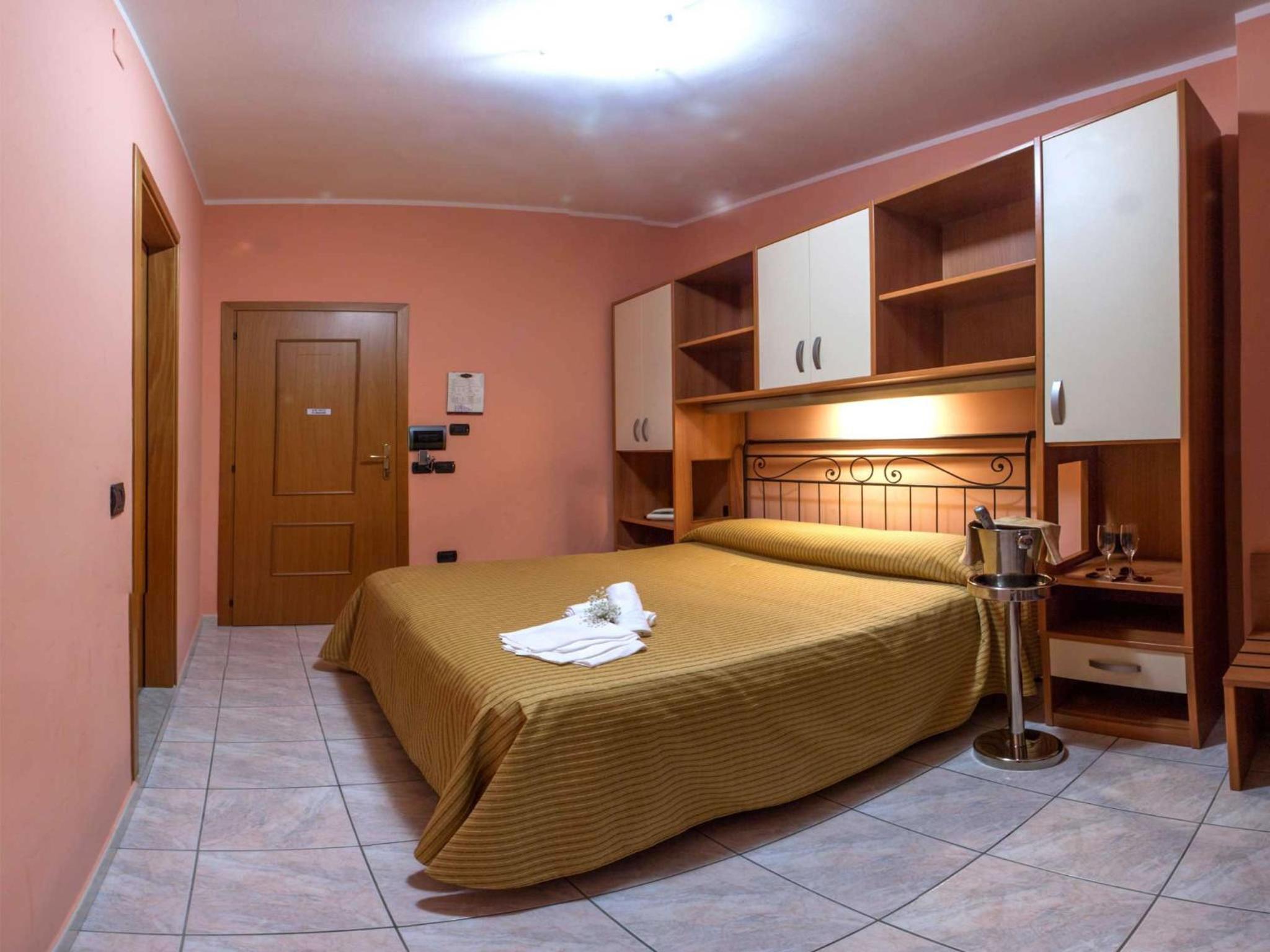 Economy Double Room photo 1