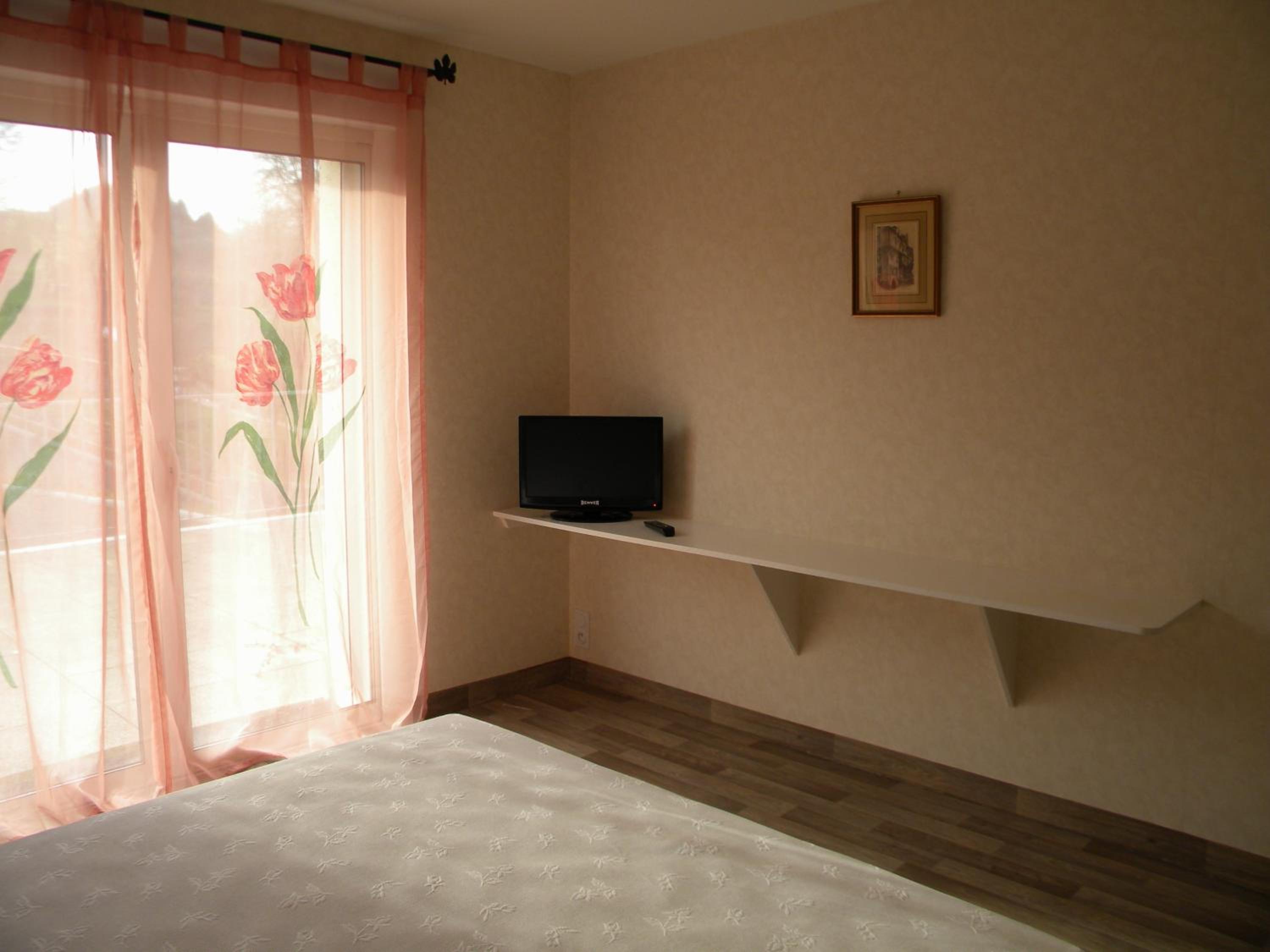 Double Room - Disability Access with garden view photo 1