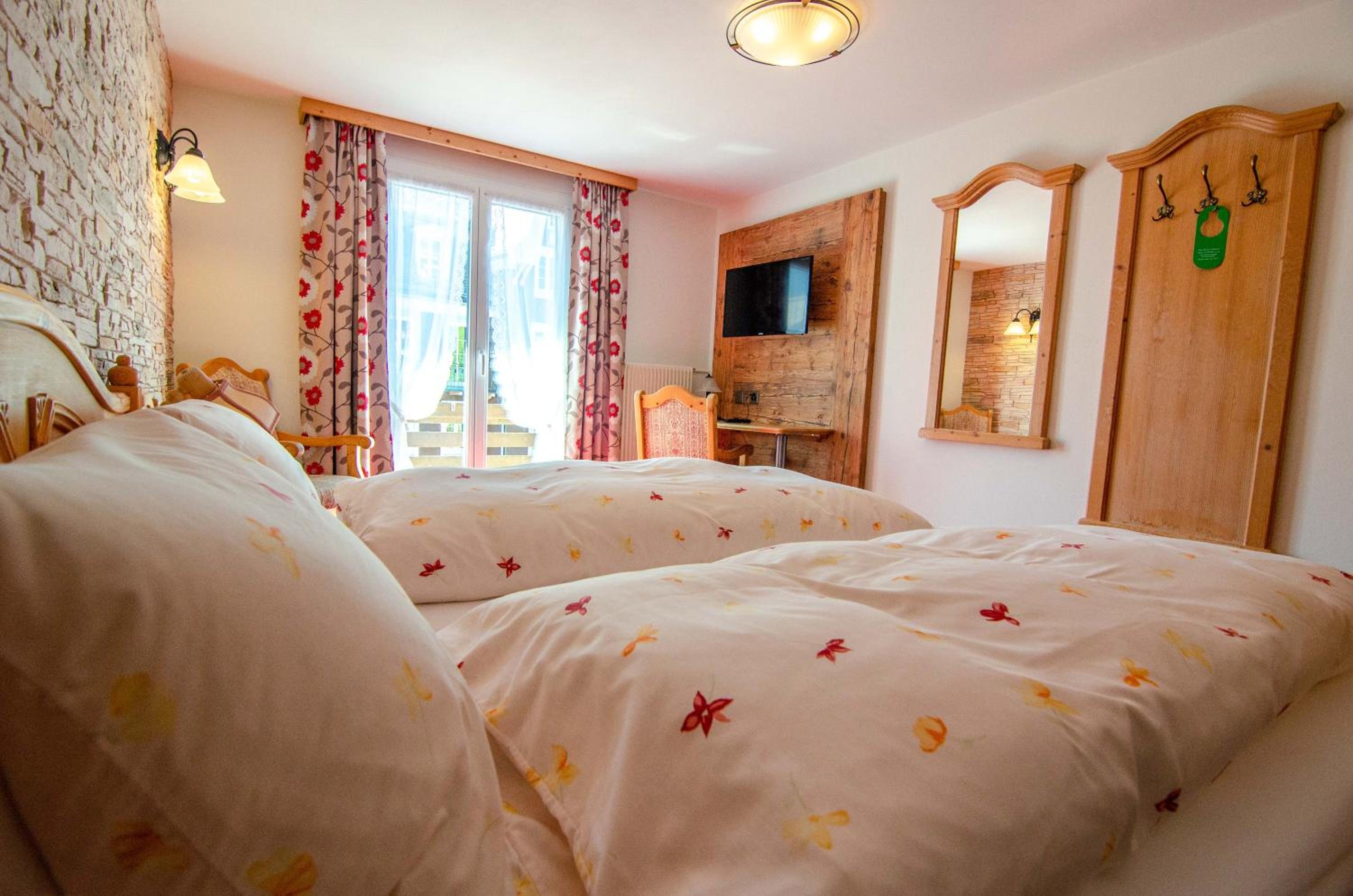 Double Room - Photo 11