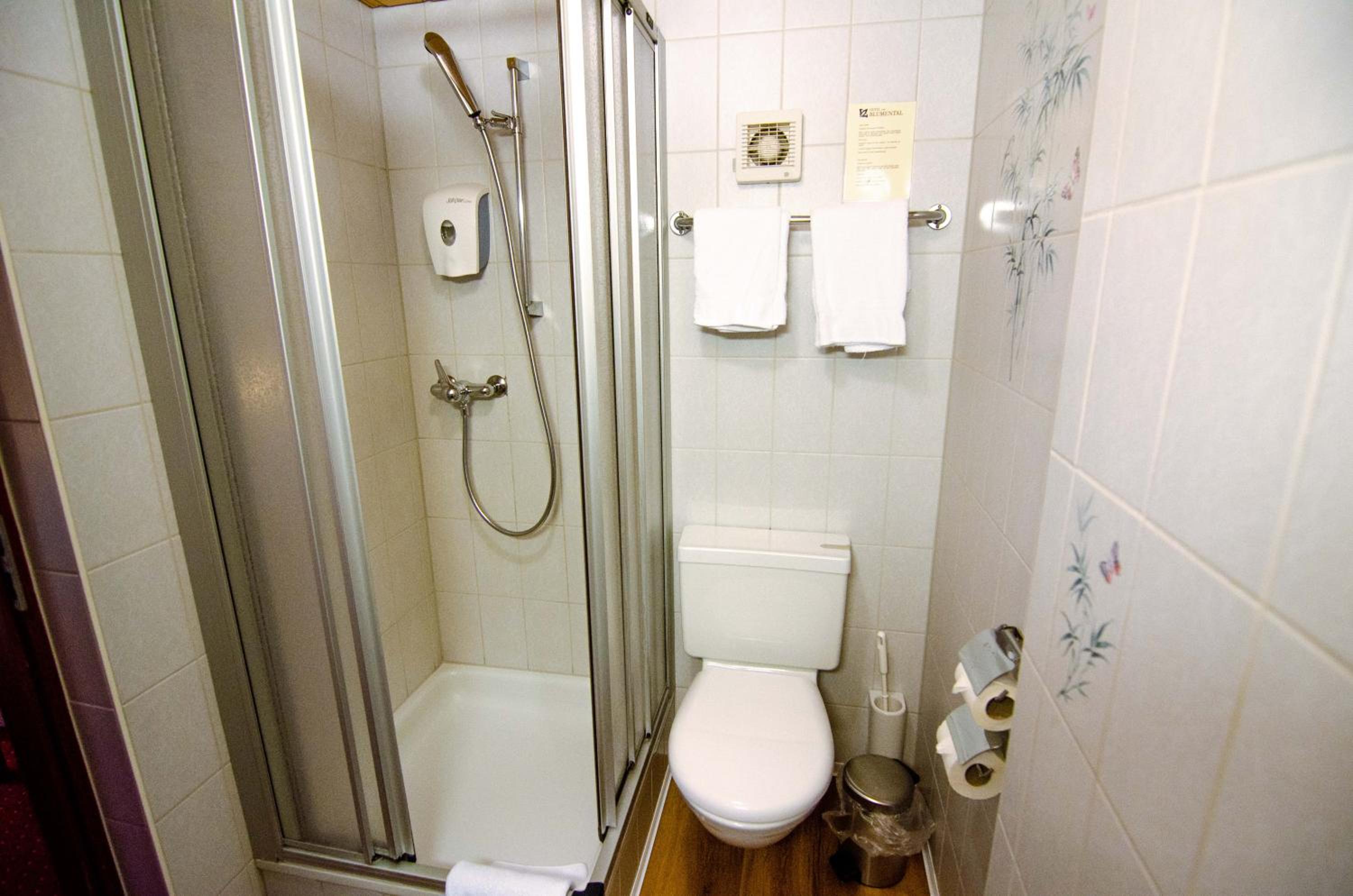 Economy Double Room - Photo 15