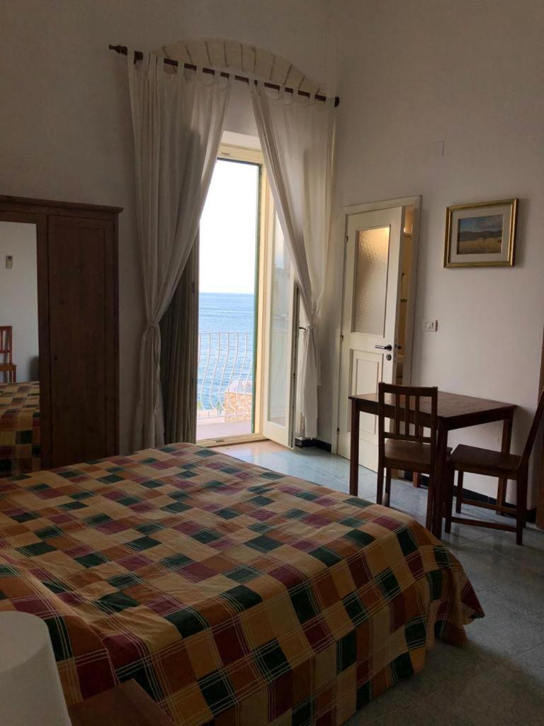 Family Room with Sea View
