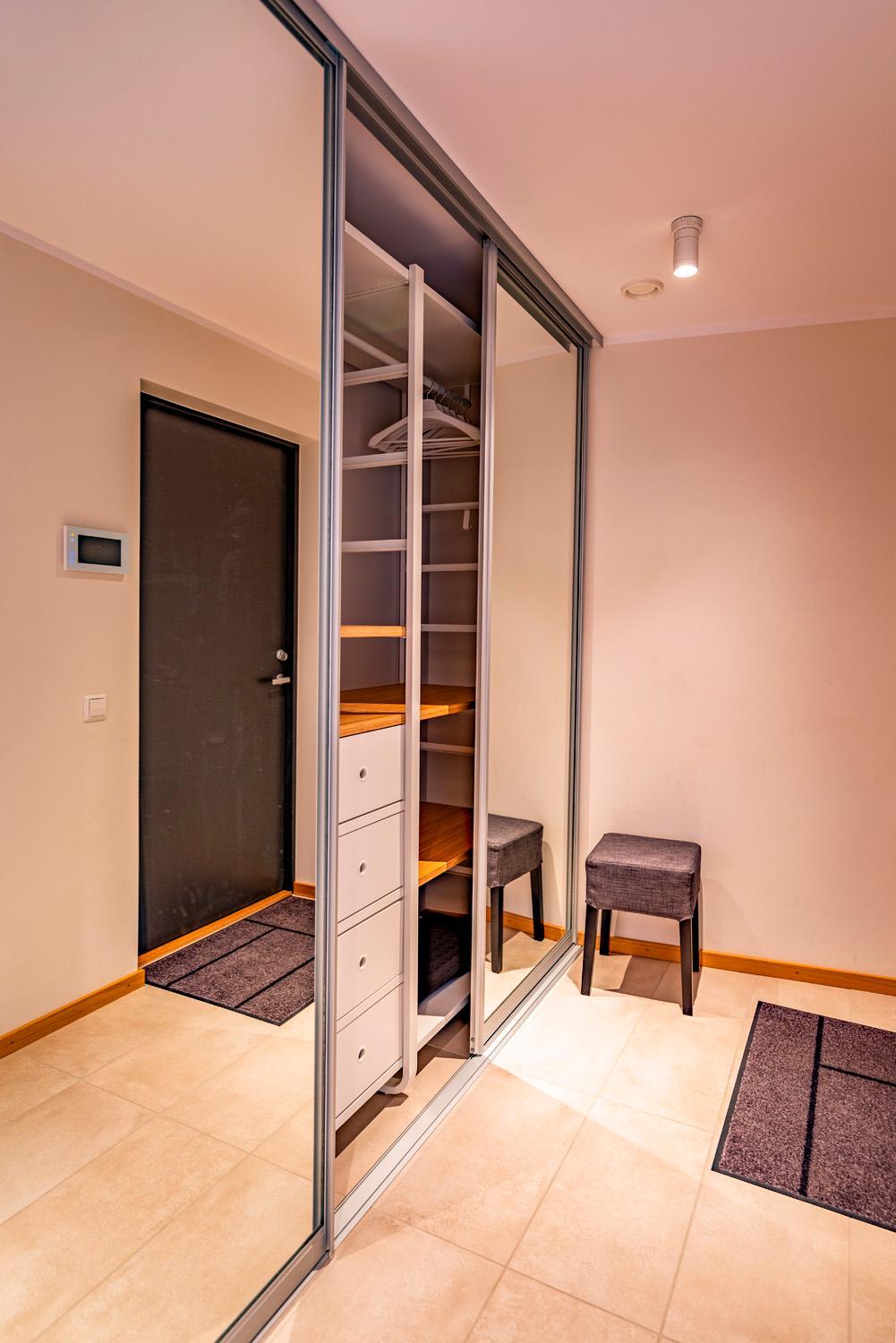 One-Bedroom Apartment - Photo 3