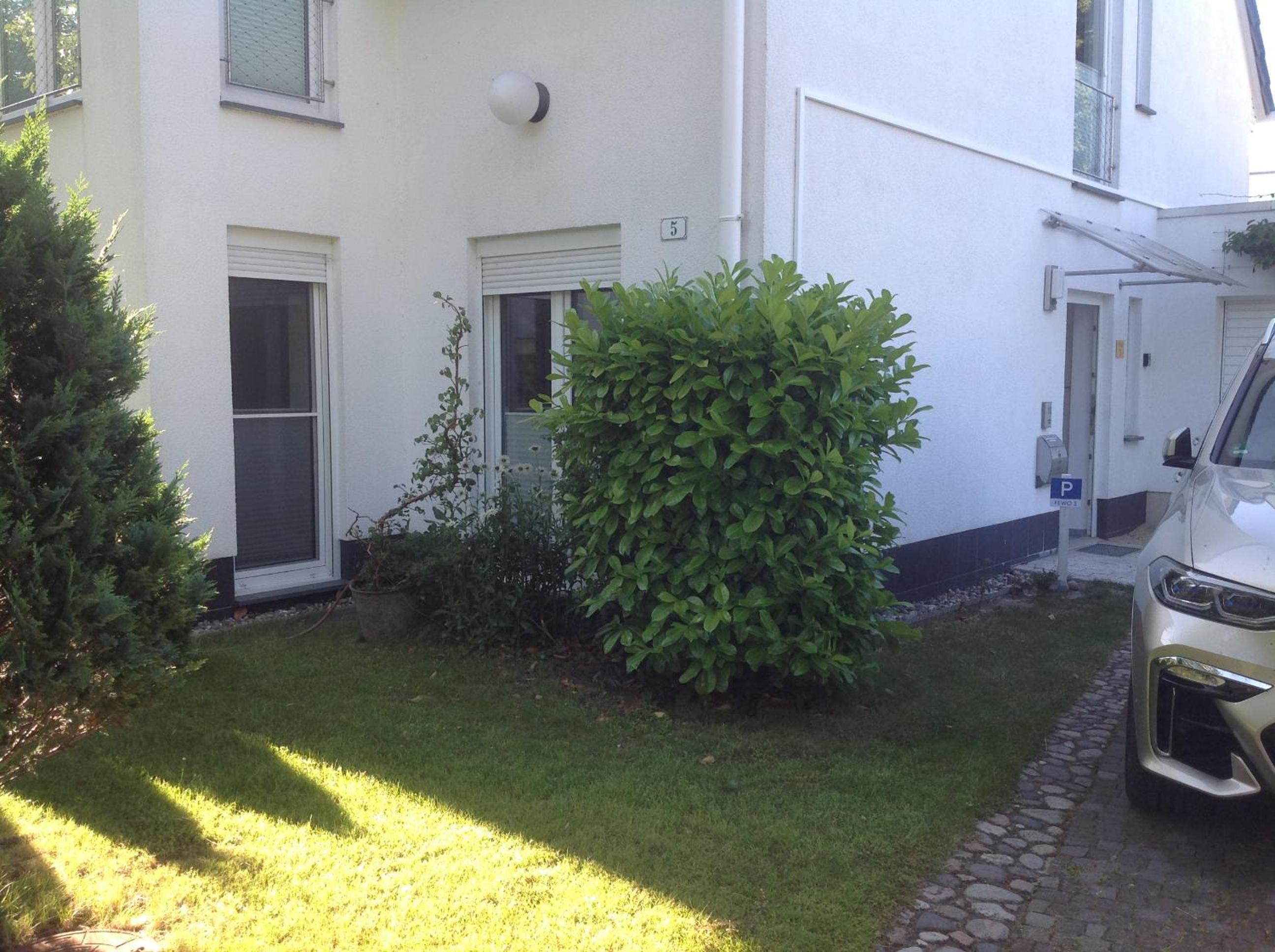 Two-Bedroom Apartment - Photo 2