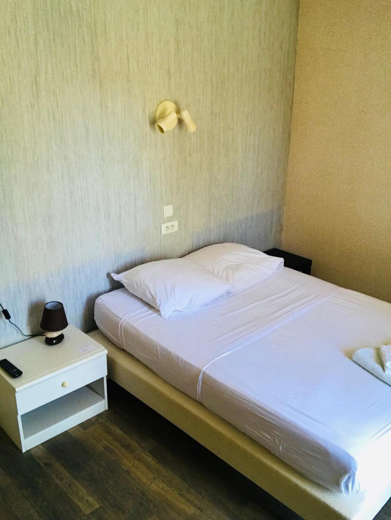 Double Room - Photo 2
