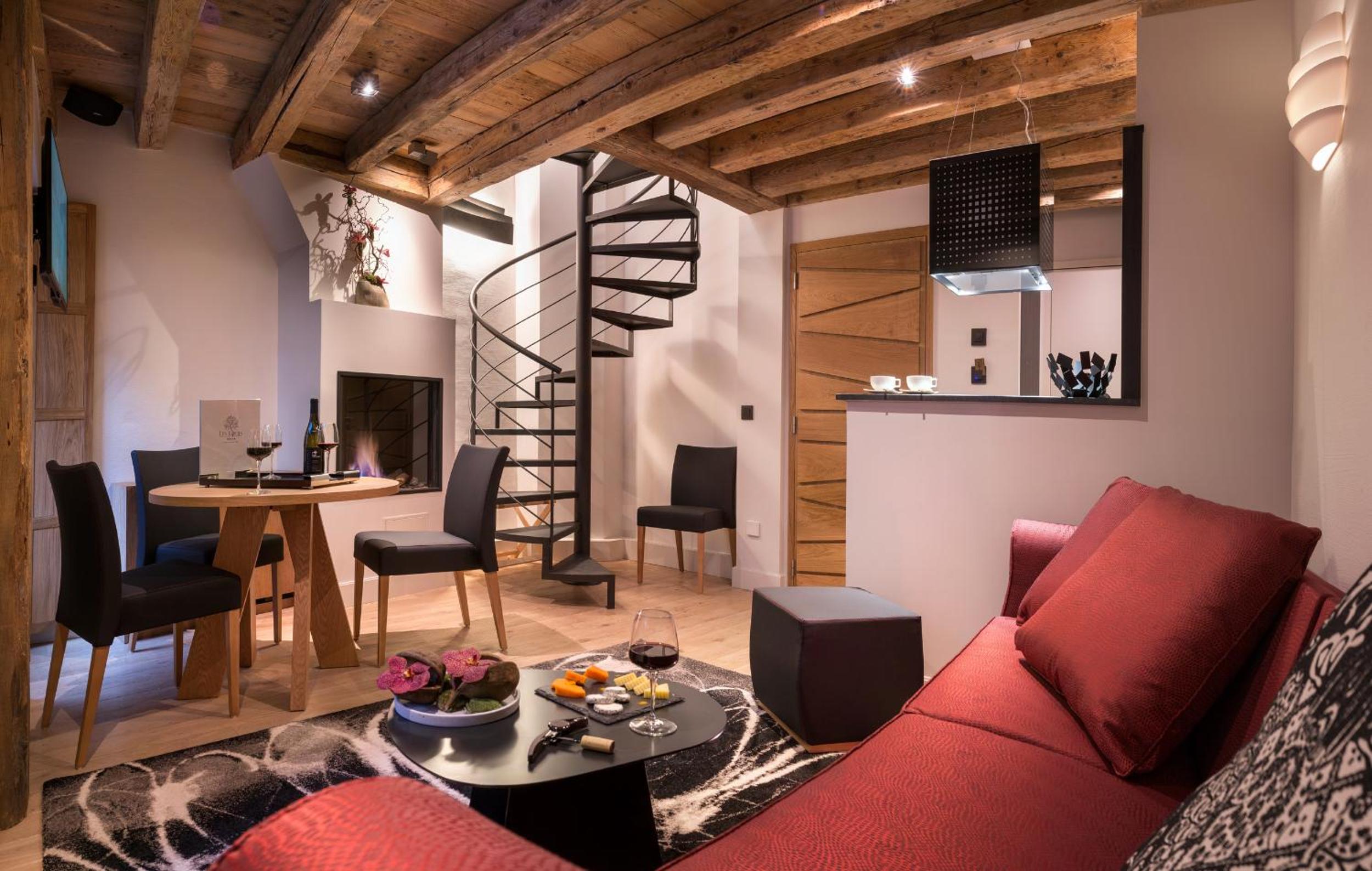 Duplex Apartment with Fireplace and Spa Shower