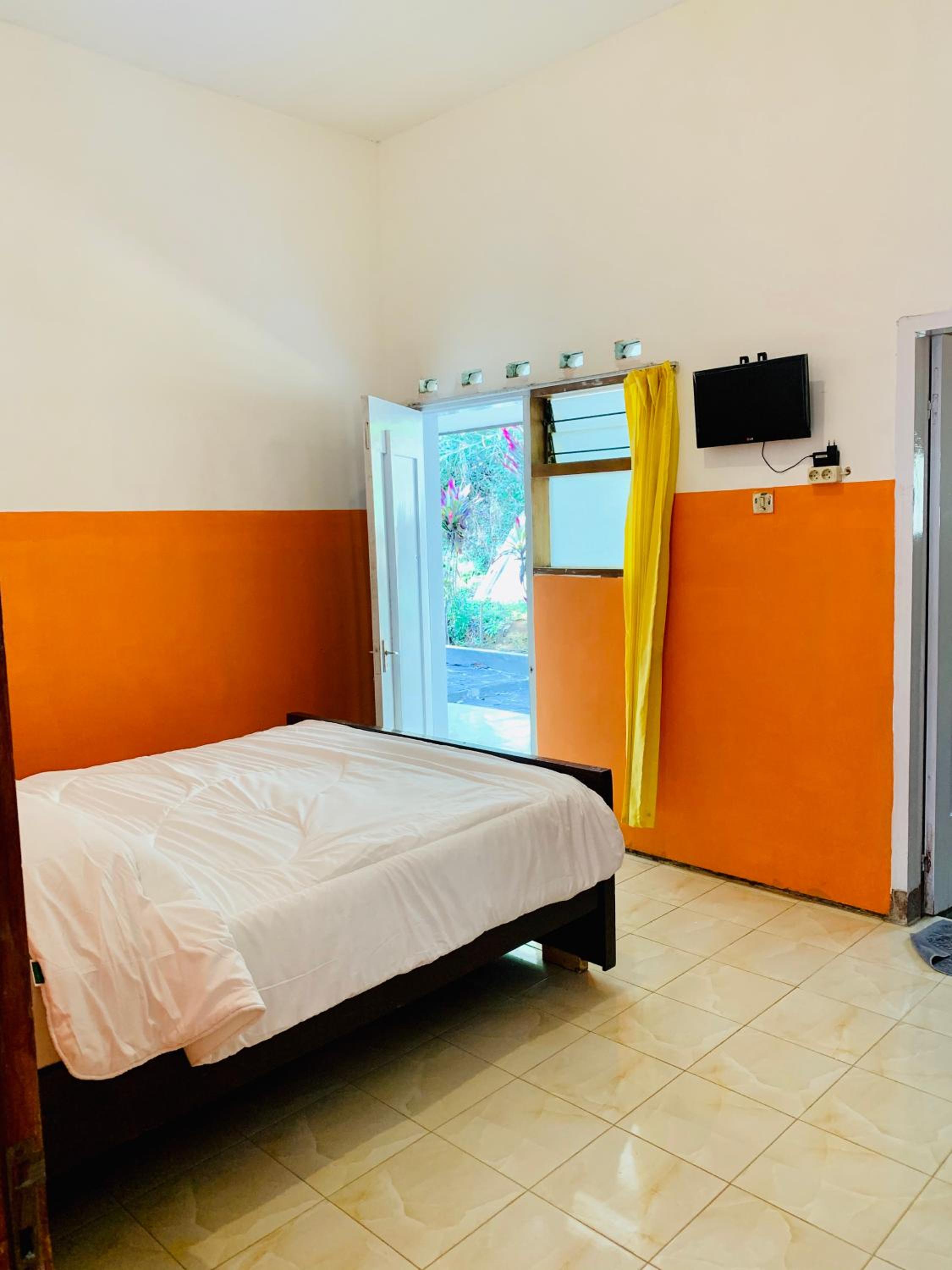 Double Room with Mountain View - Photo 4