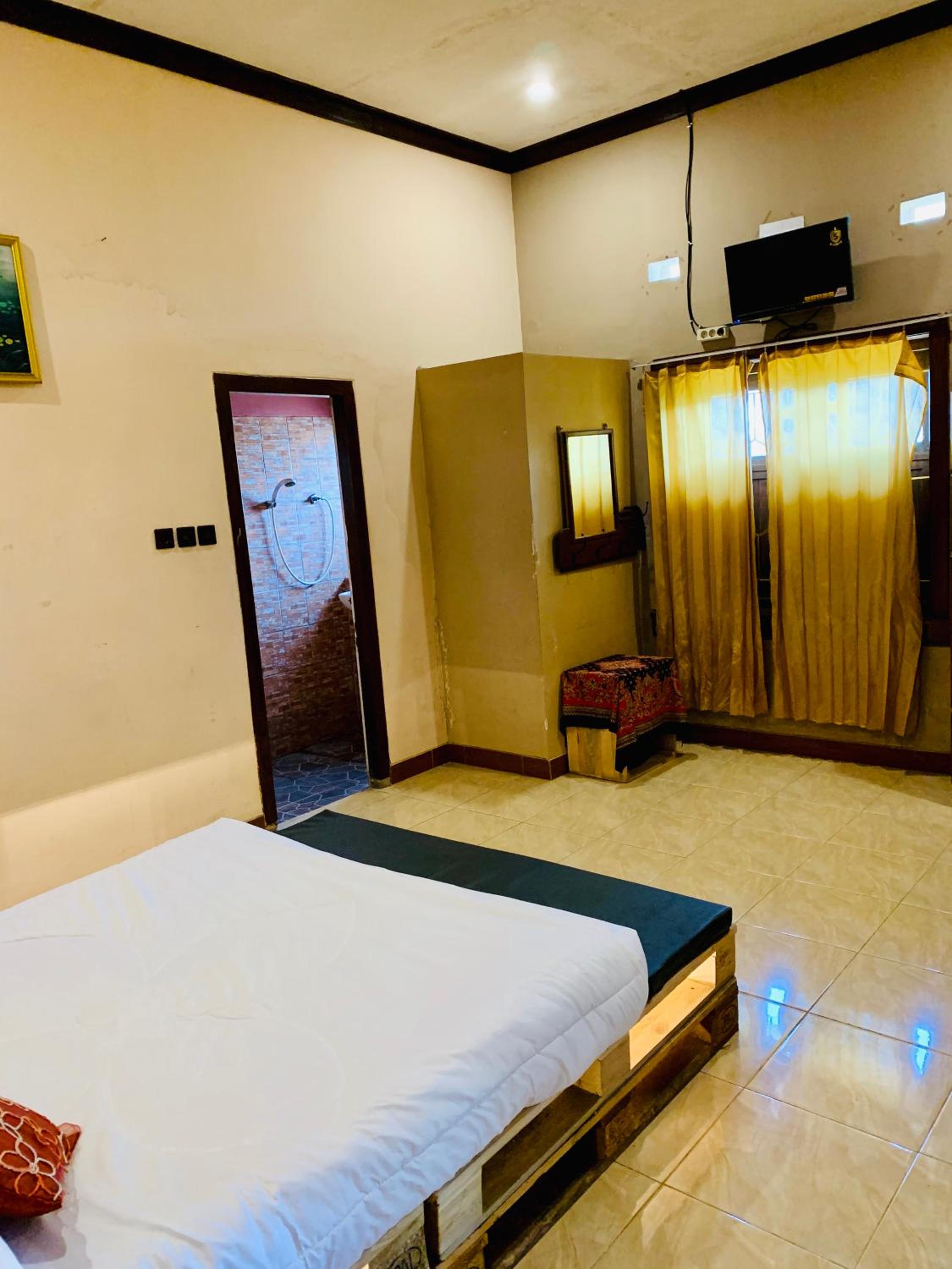 Standard Double or Twin Room - Photo 5
